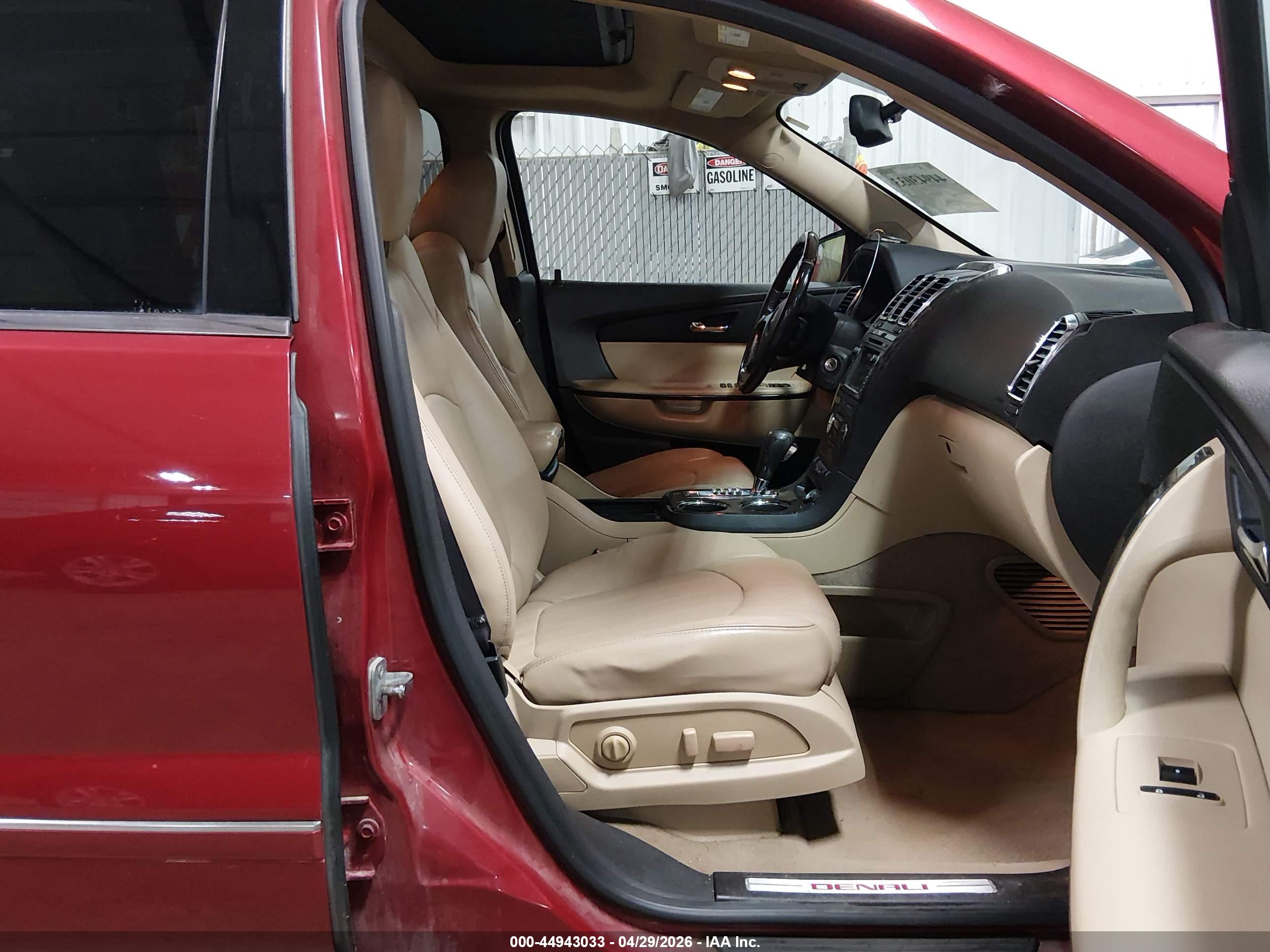 GMC ACADIA image 5