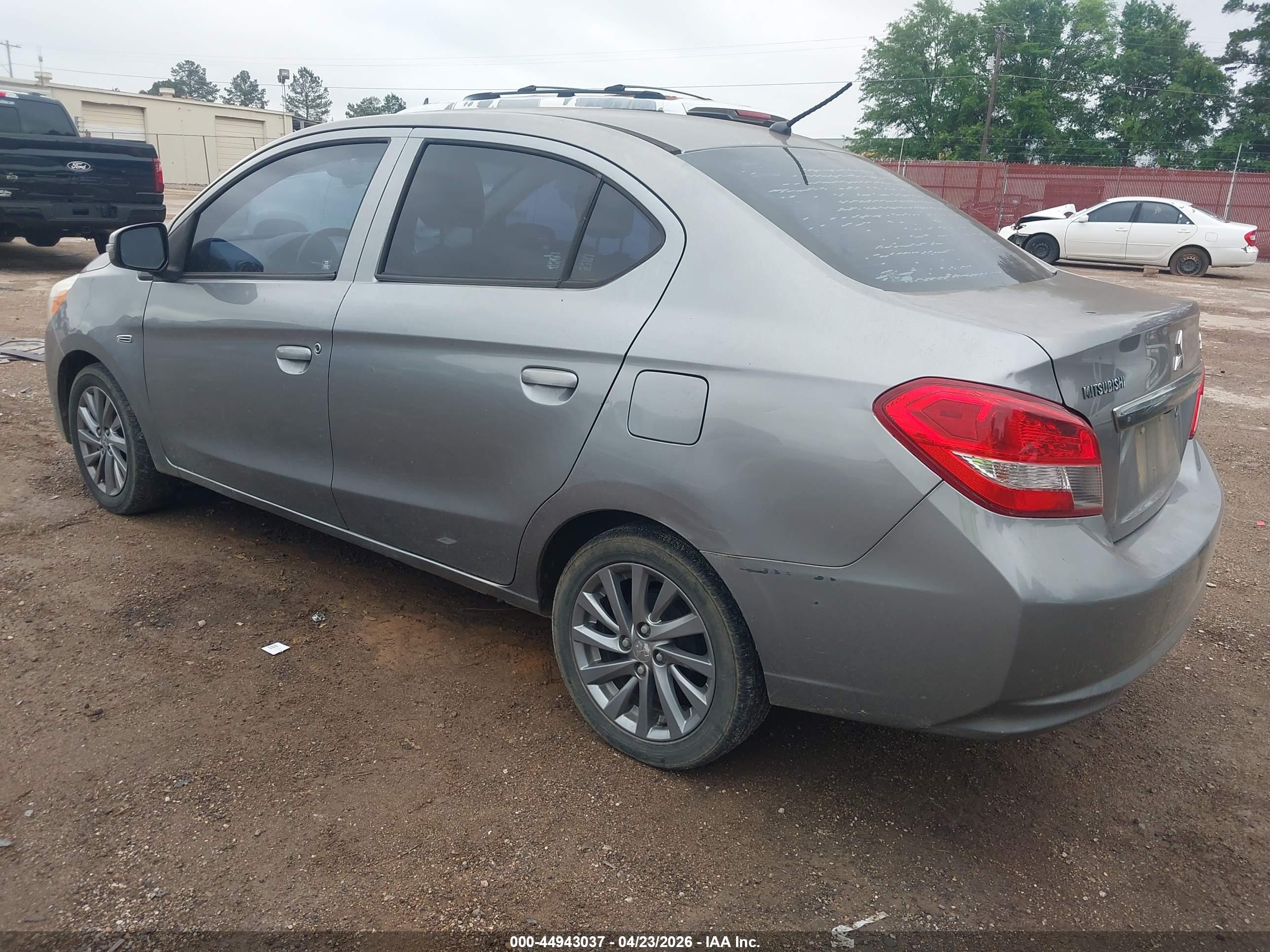 MITSUBISHI MIRAGE image 3