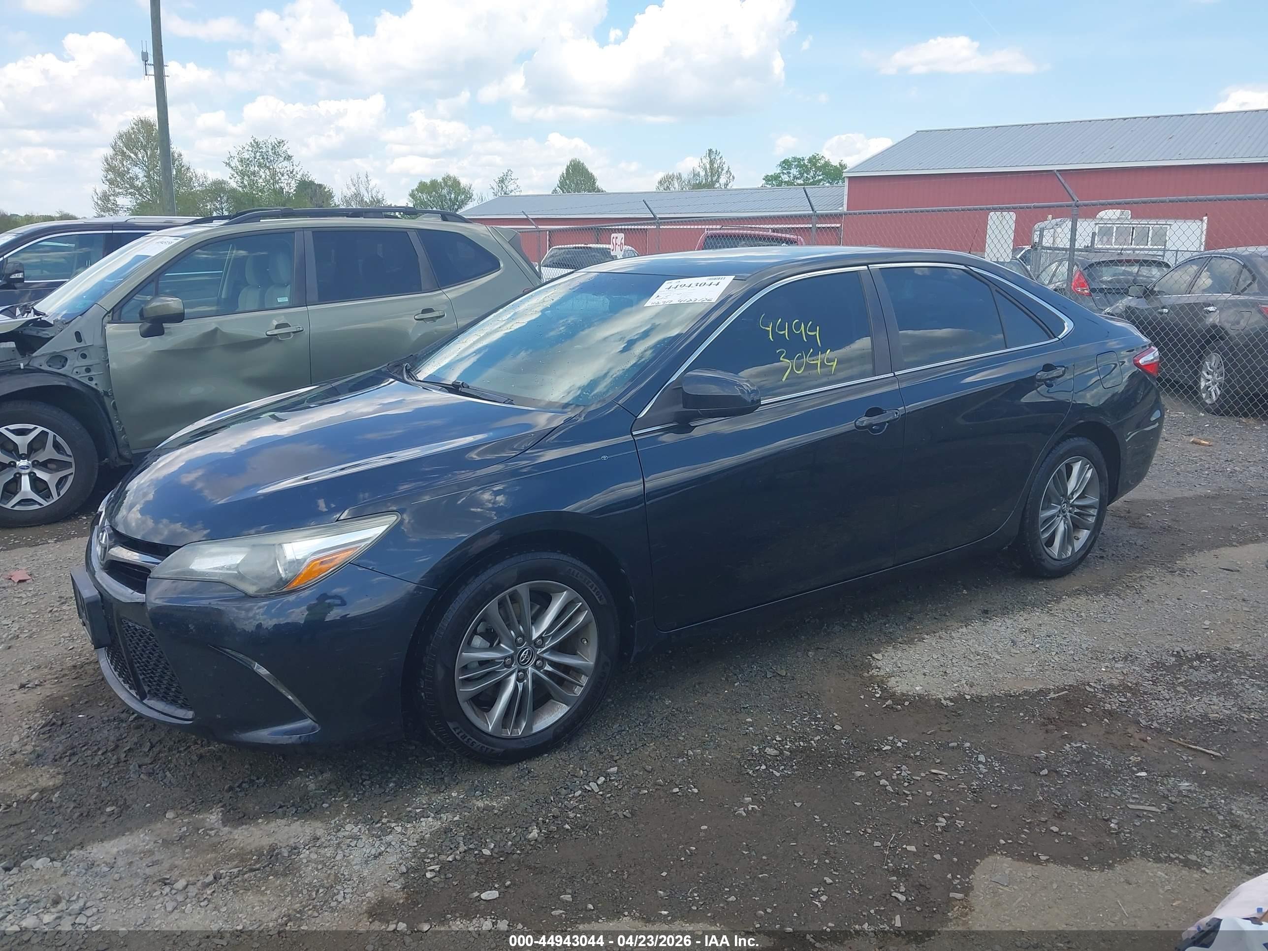 TOYOTA CAMRY image 2