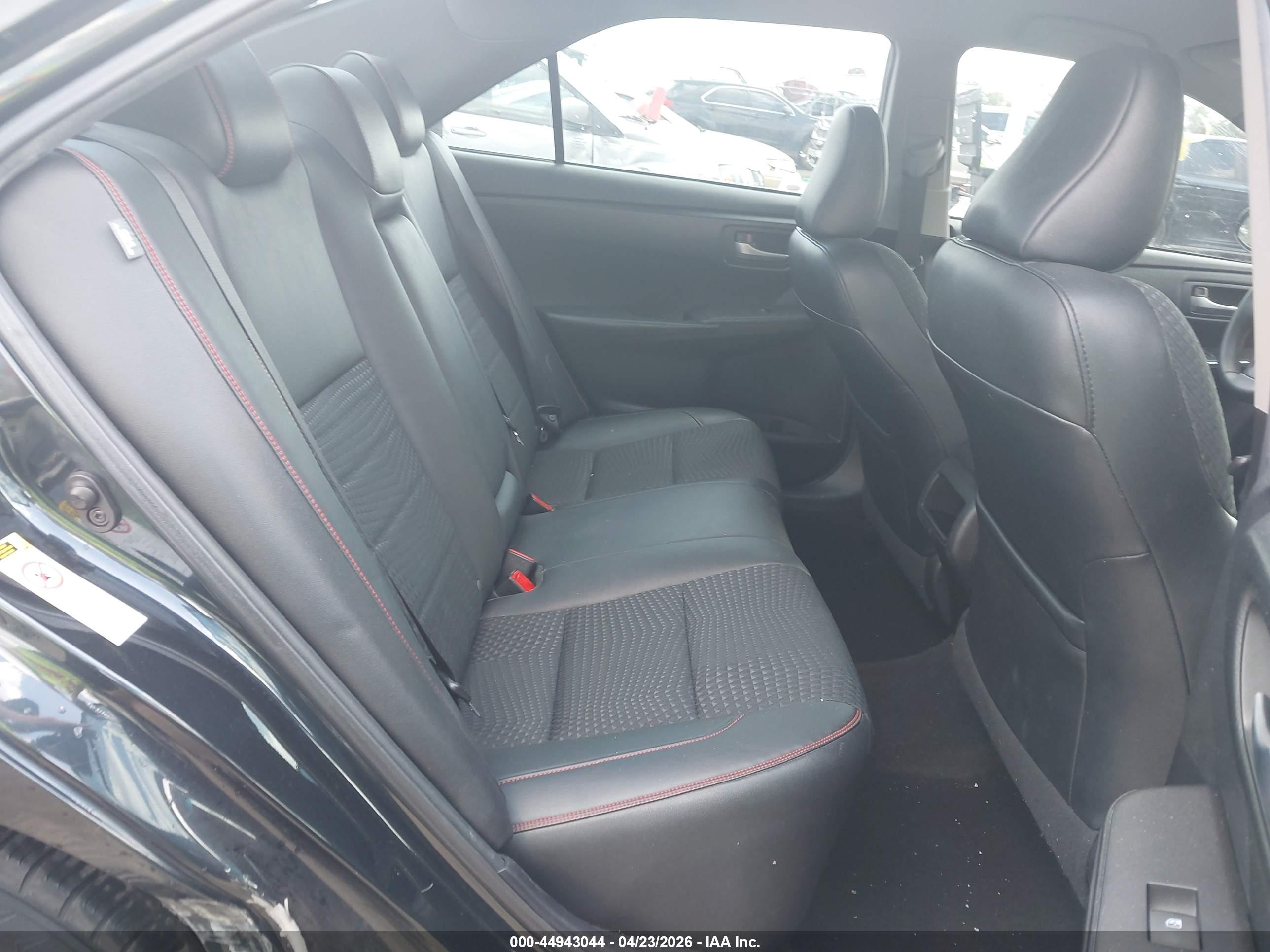 TOYOTA CAMRY image 8