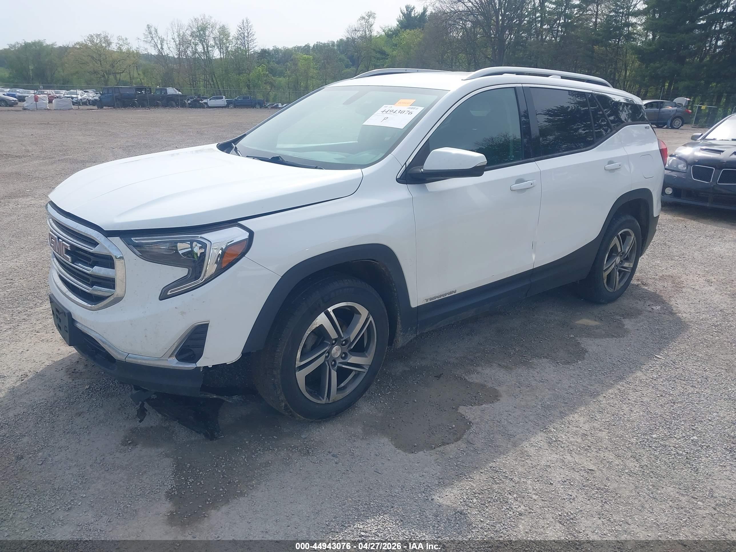 GMC TERRAIN image 2