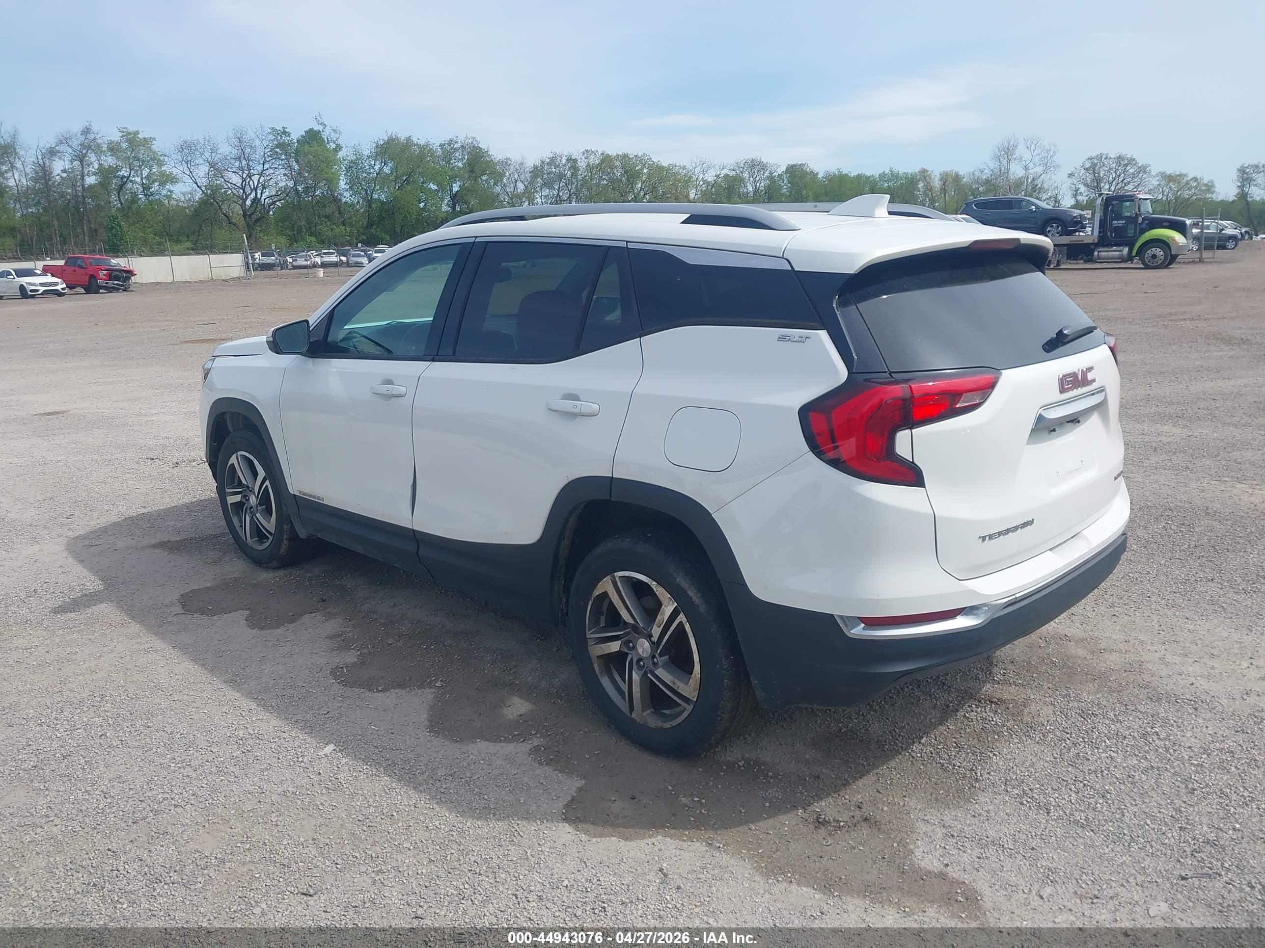 GMC TERRAIN image 3