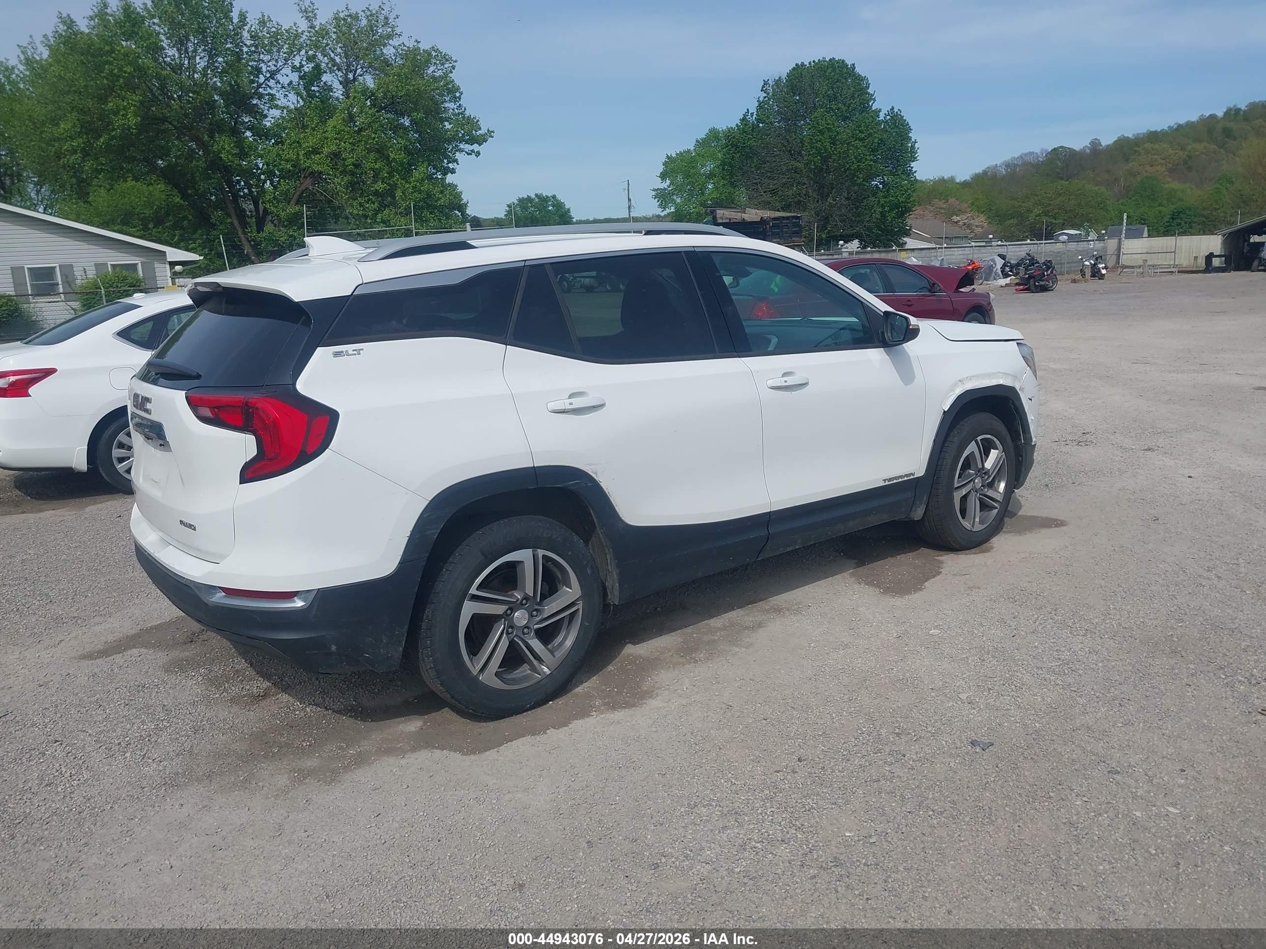GMC TERRAIN image 4