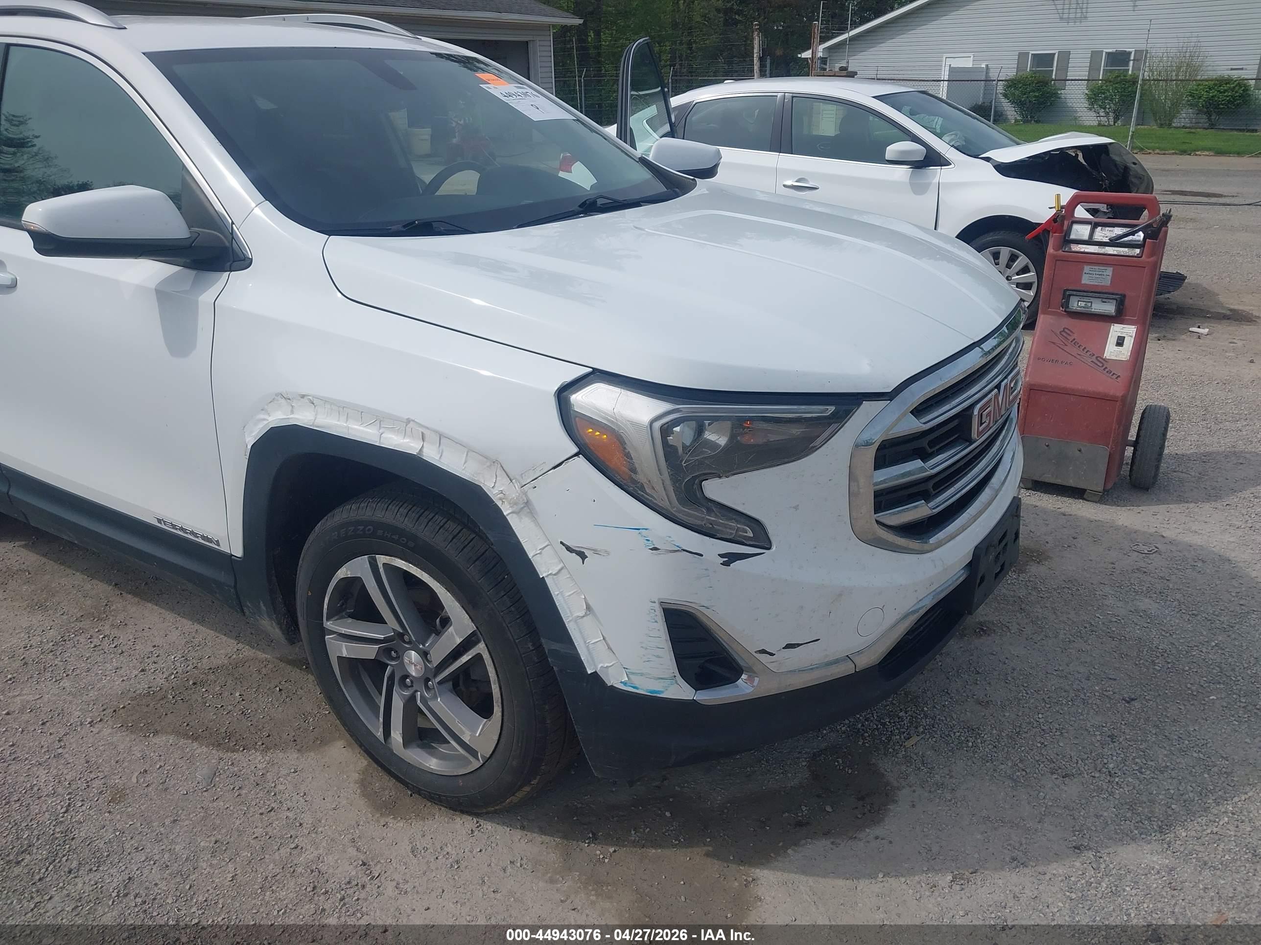 GMC TERRAIN image 6