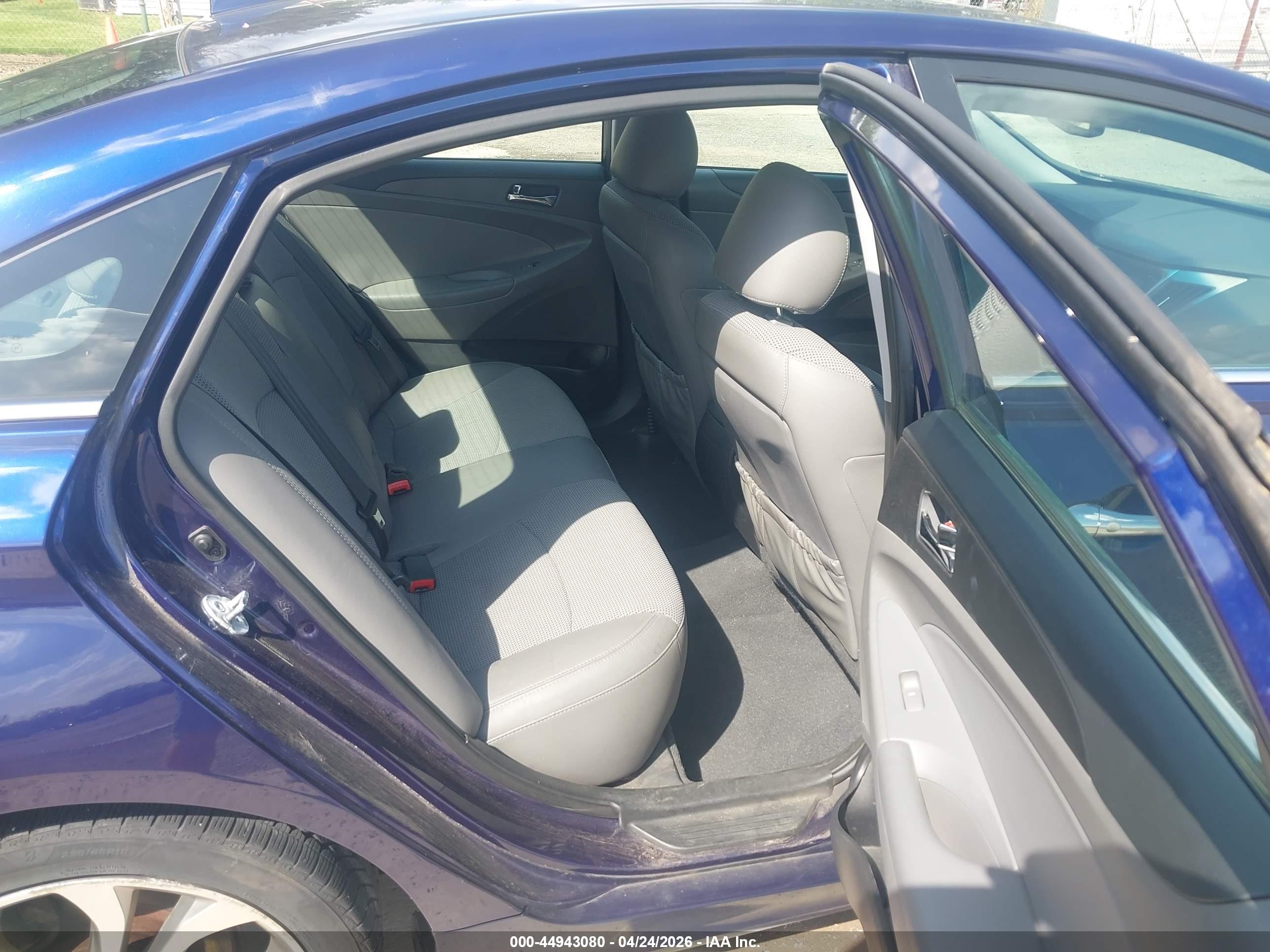 HYUNDAI SONATA image 8