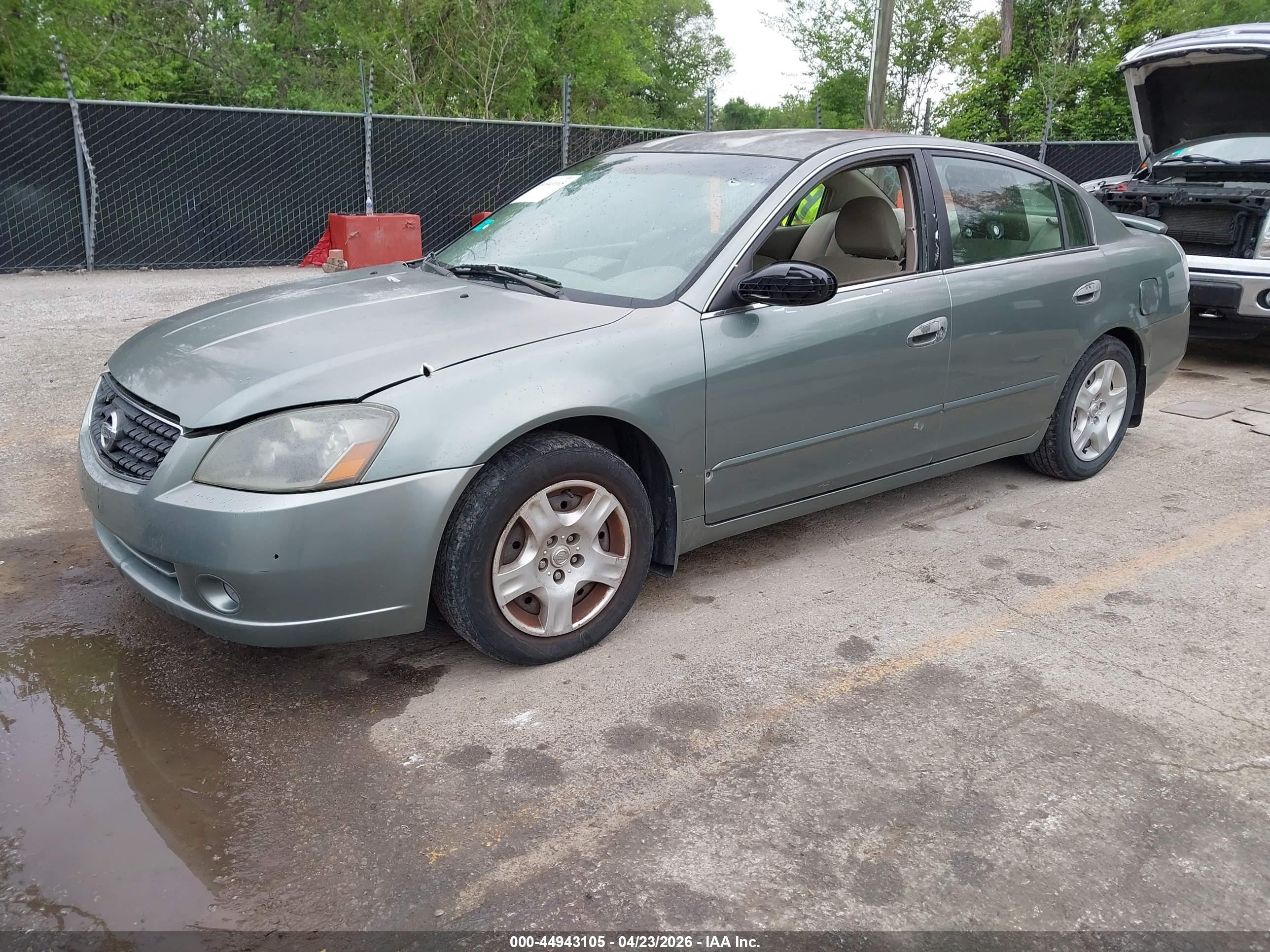NISSAN ALTIMA image 2