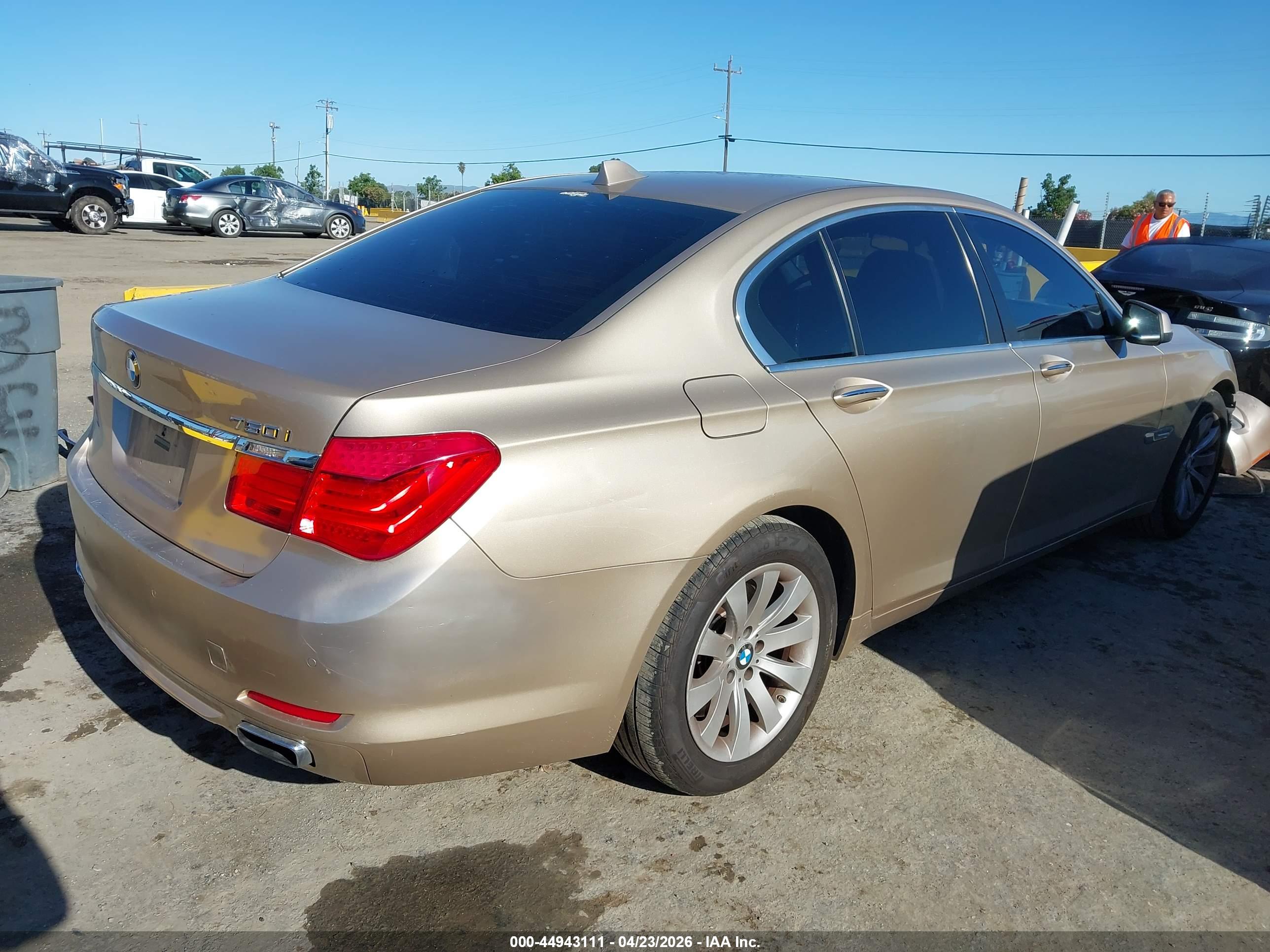 BMW 750I image 4