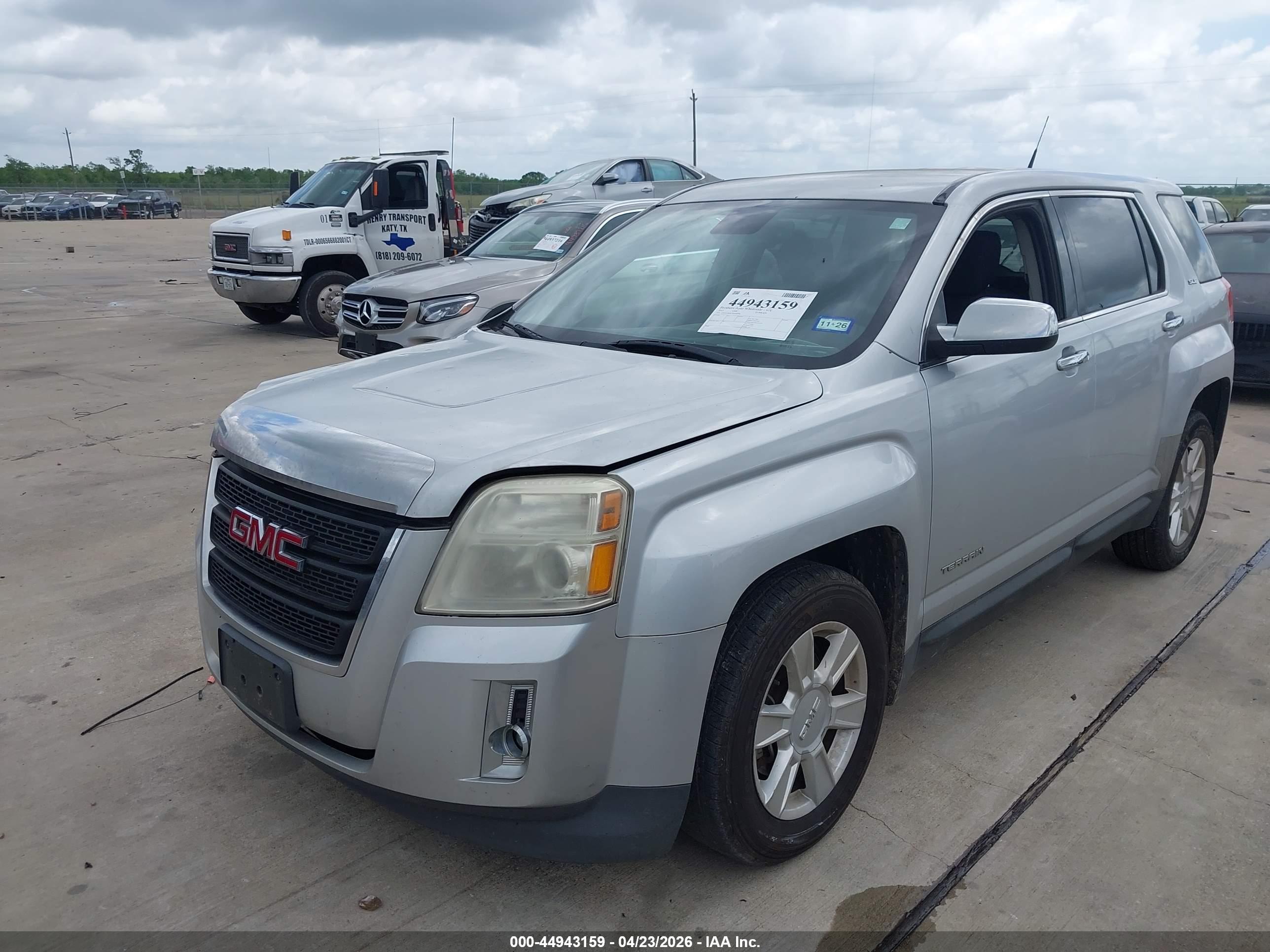 GMC TERRAIN image 2