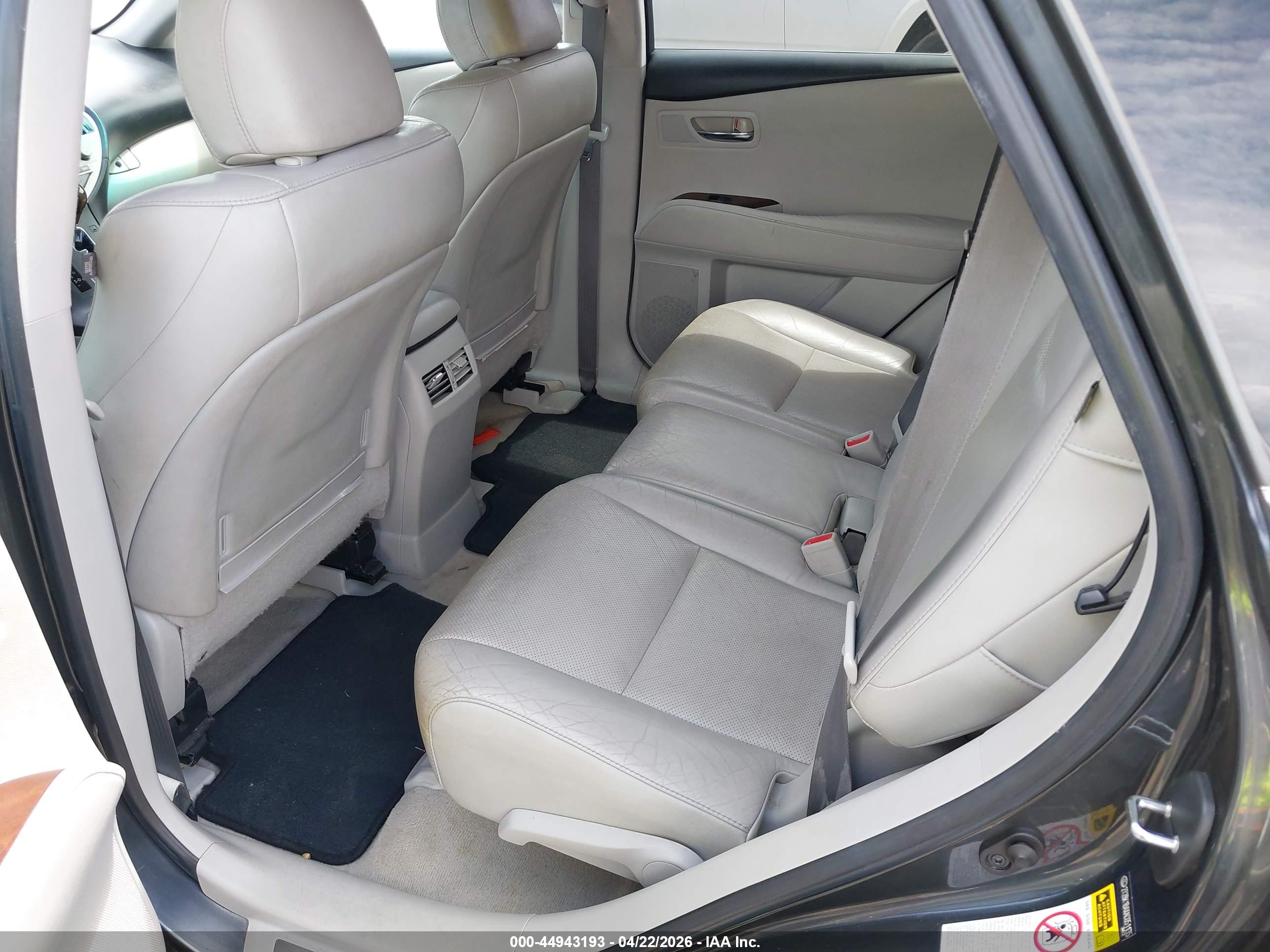 LEXUS RX image 8
