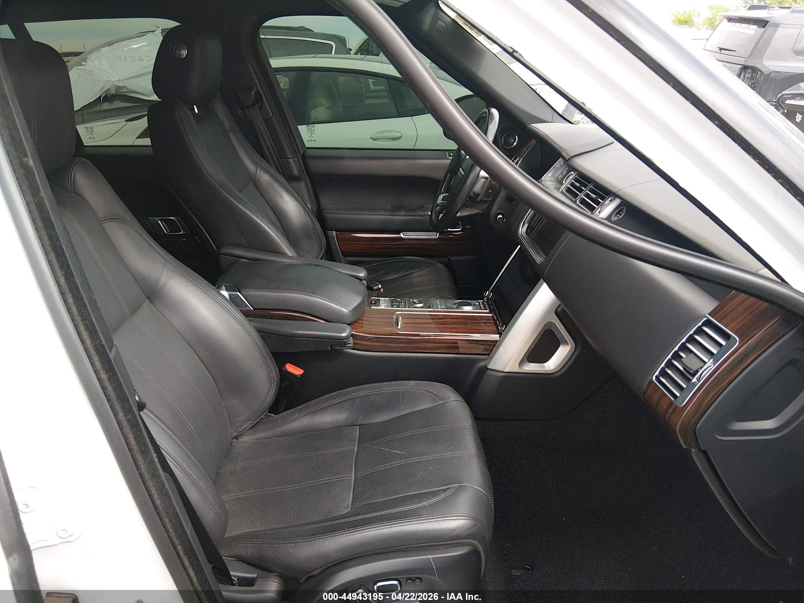 LAND ROVER image 5