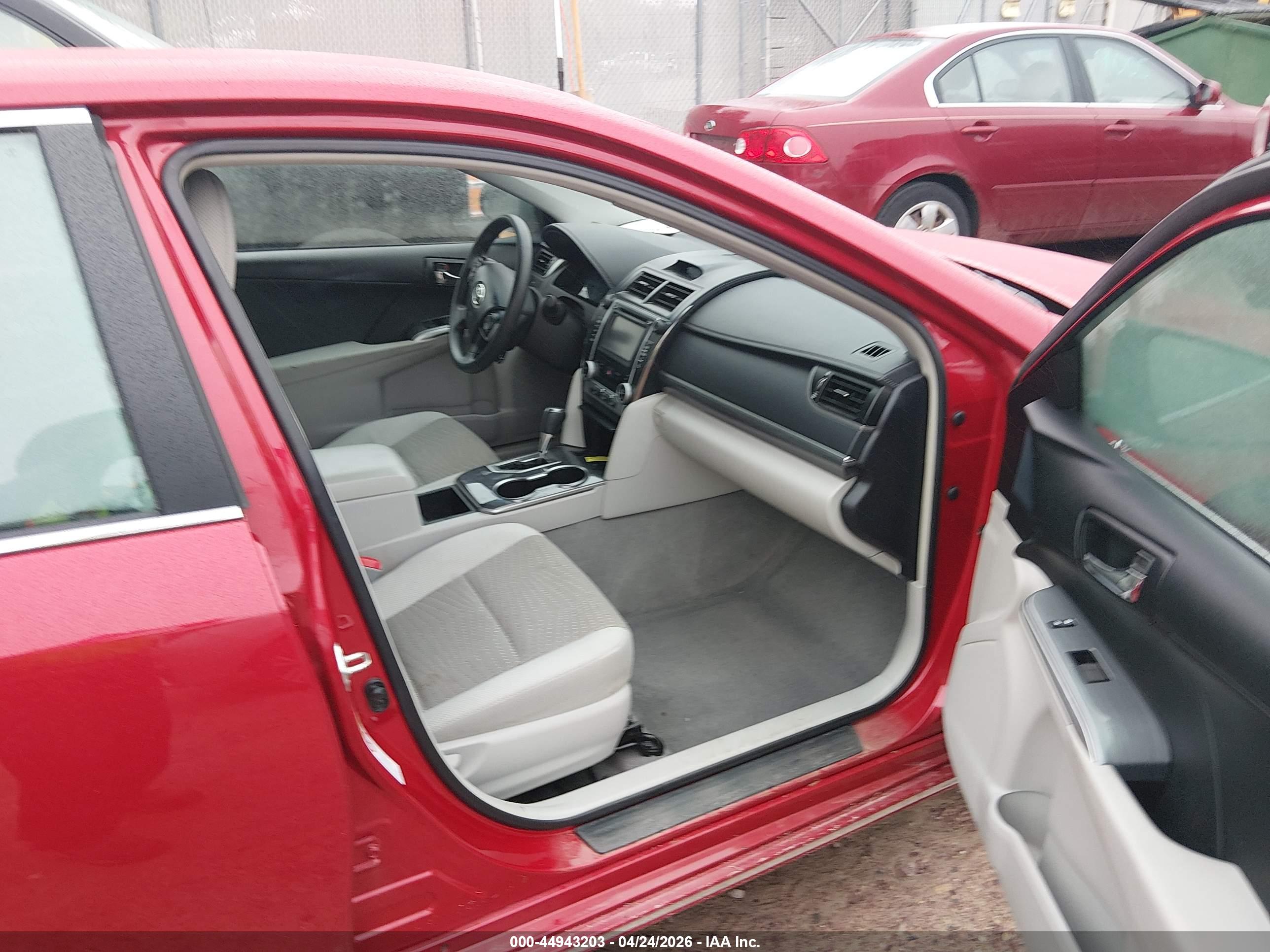 TOYOTA CAMRY image 5
