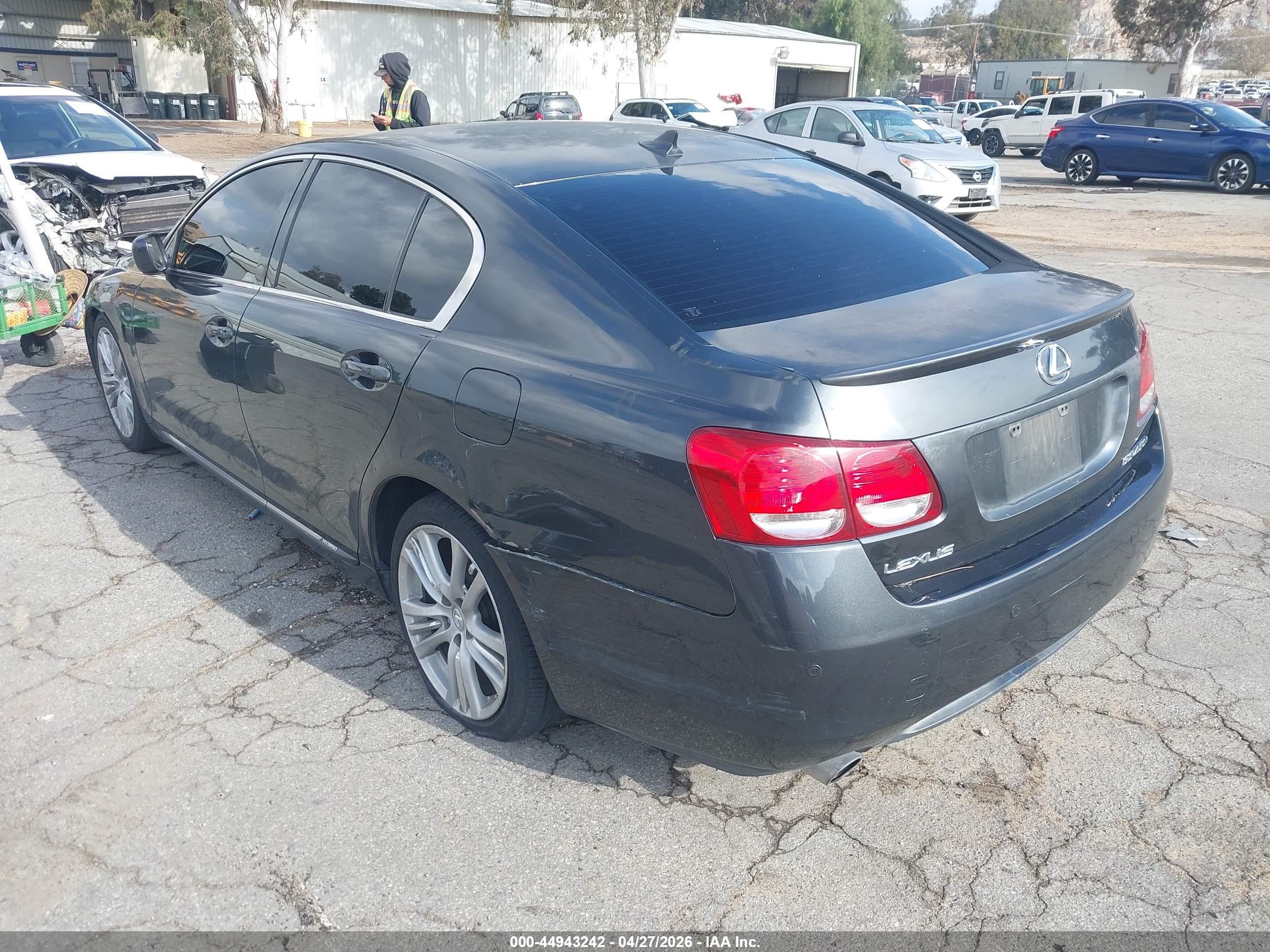 LEXUS GS image 3