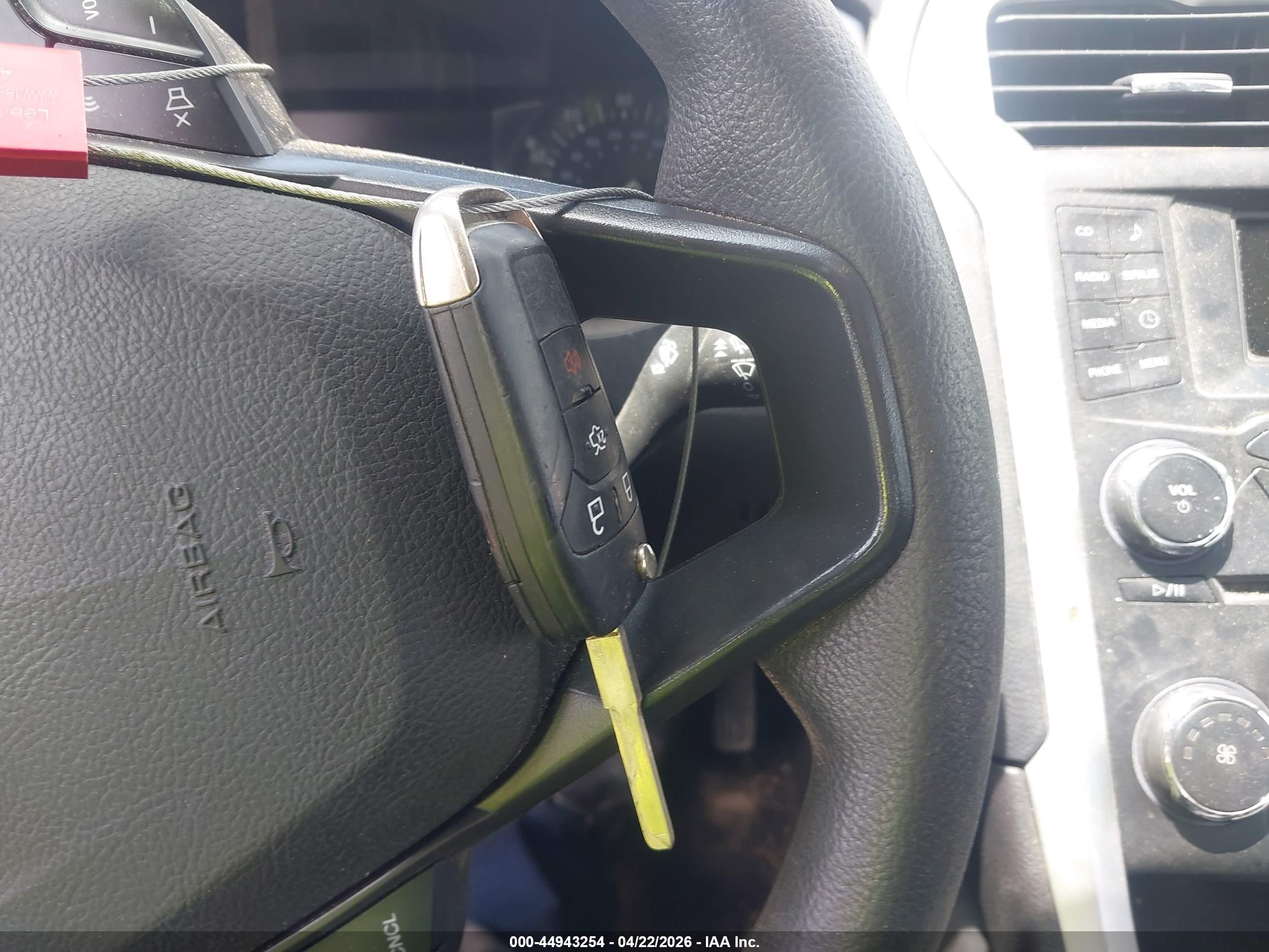 FORD FUSION image 11
