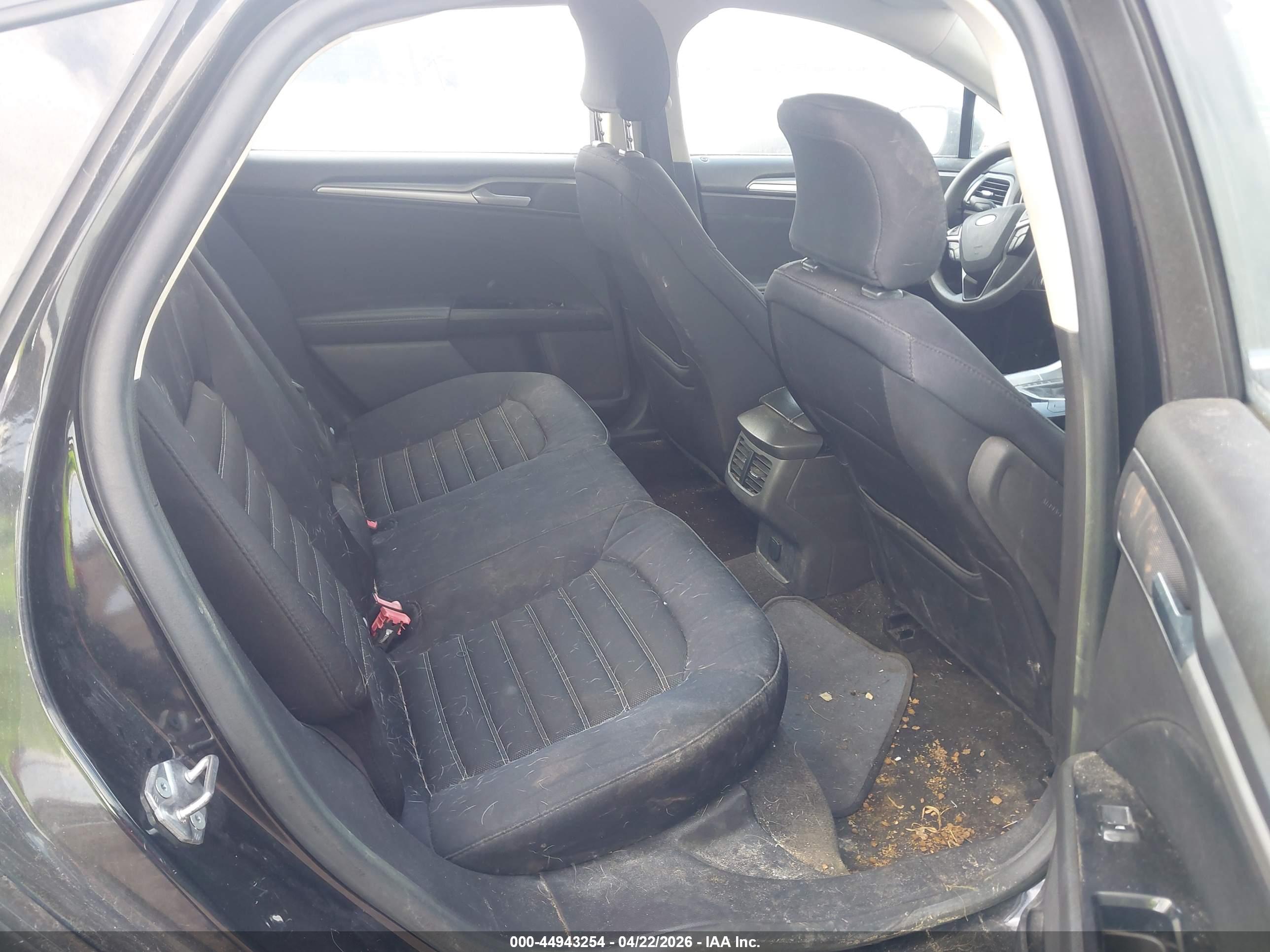 FORD FUSION image 8