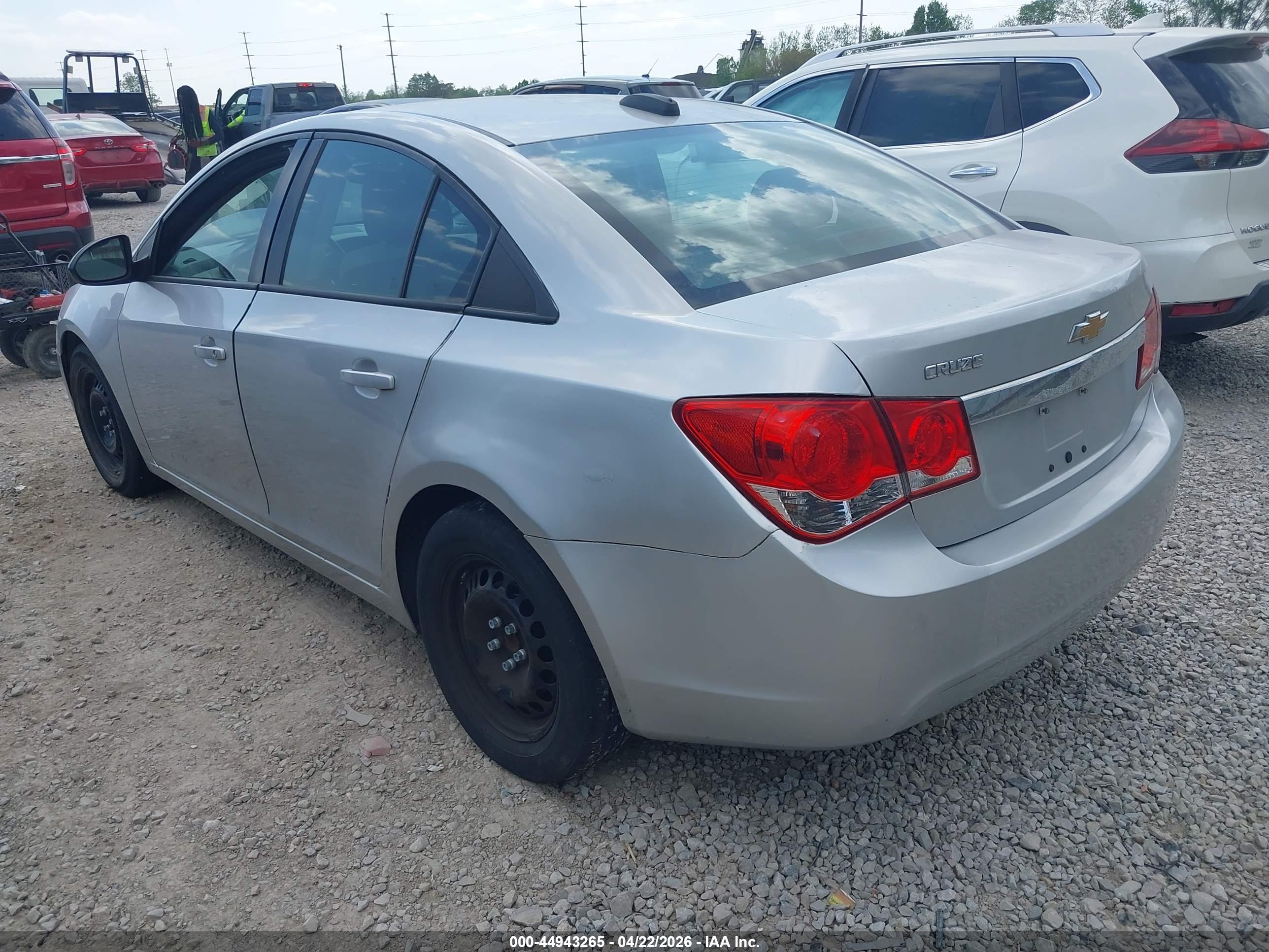 CHEVROLET CRUZE image 3