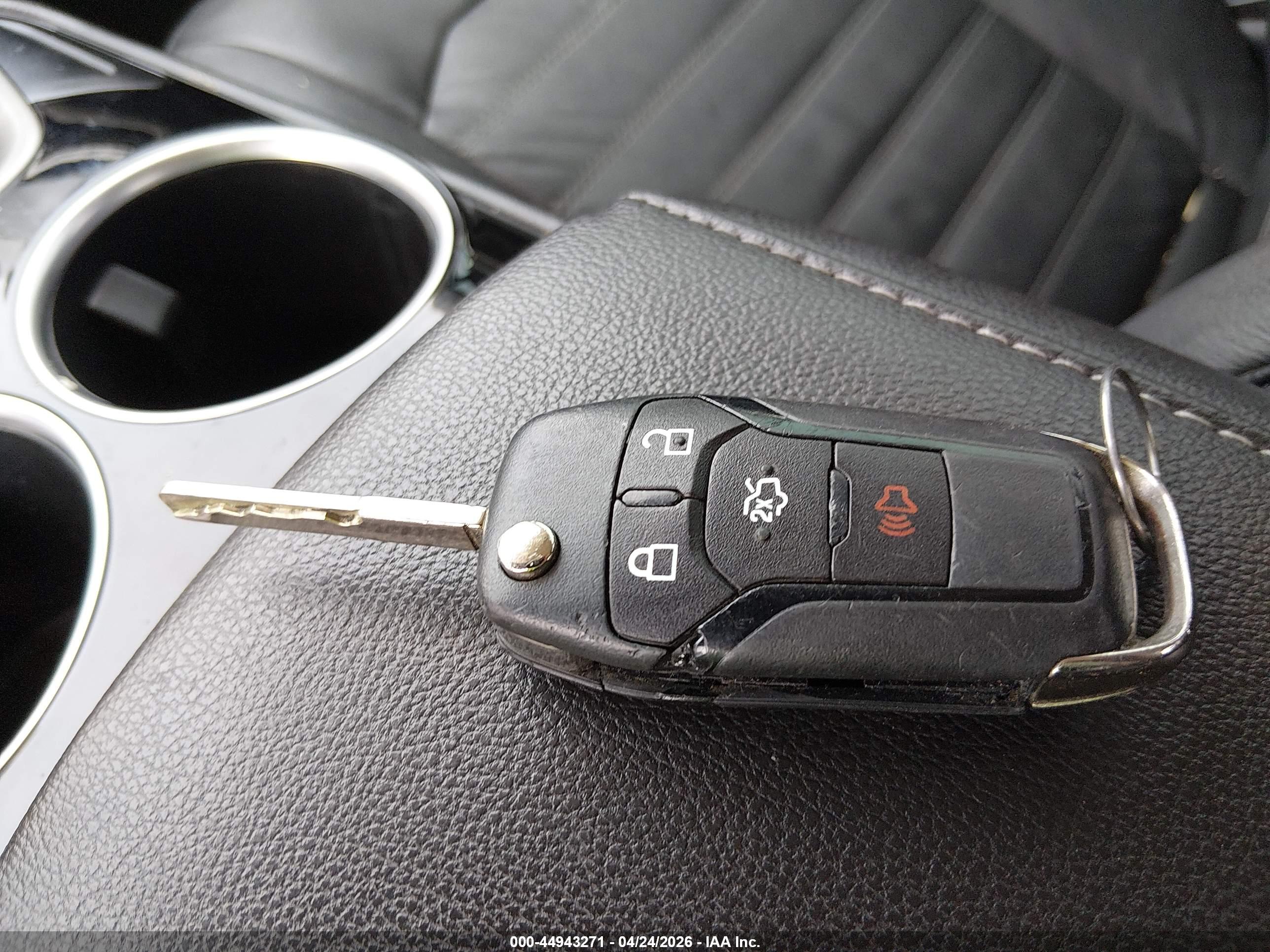 FORD FUSION image 11
