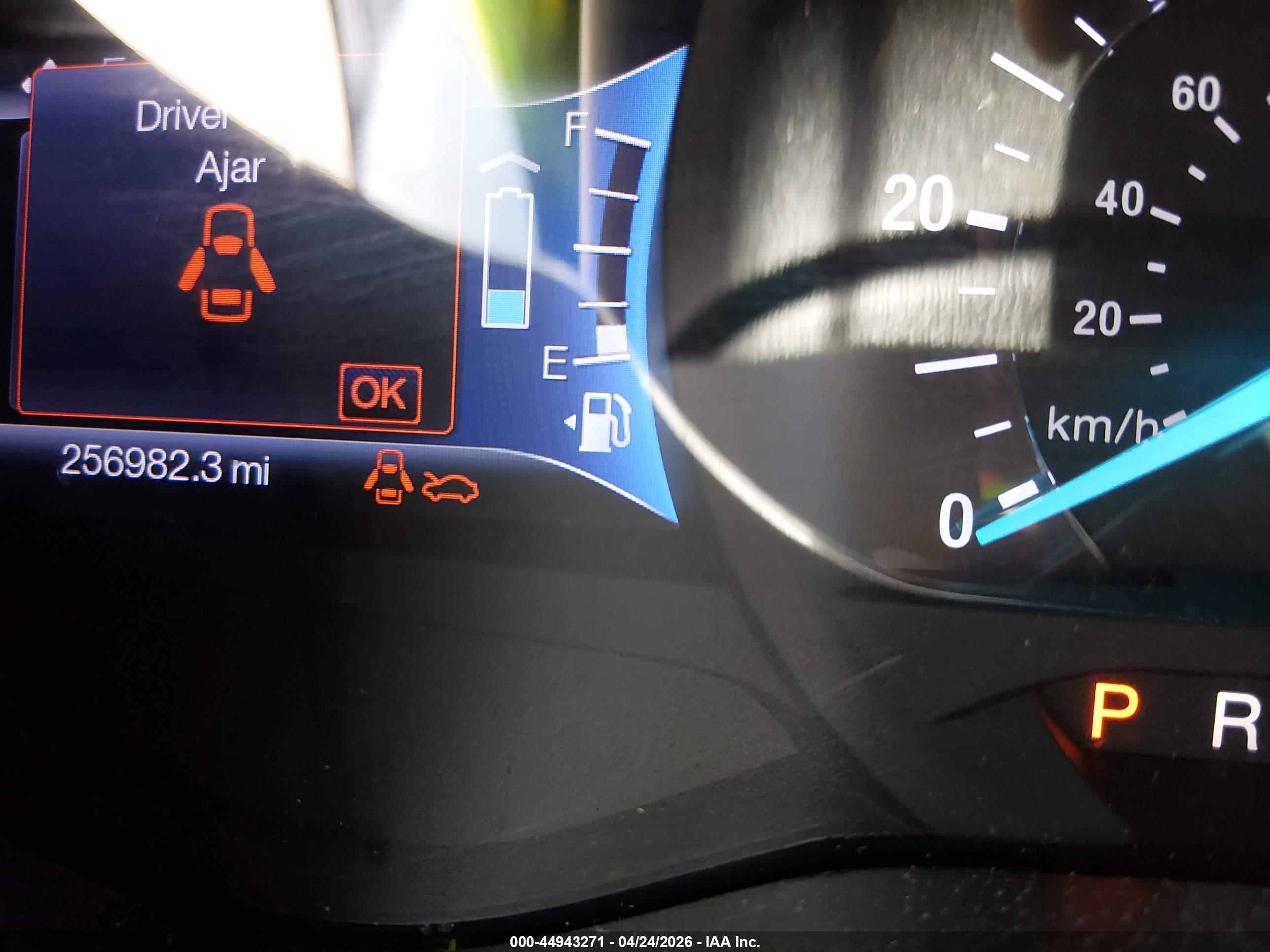 FORD FUSION image 7