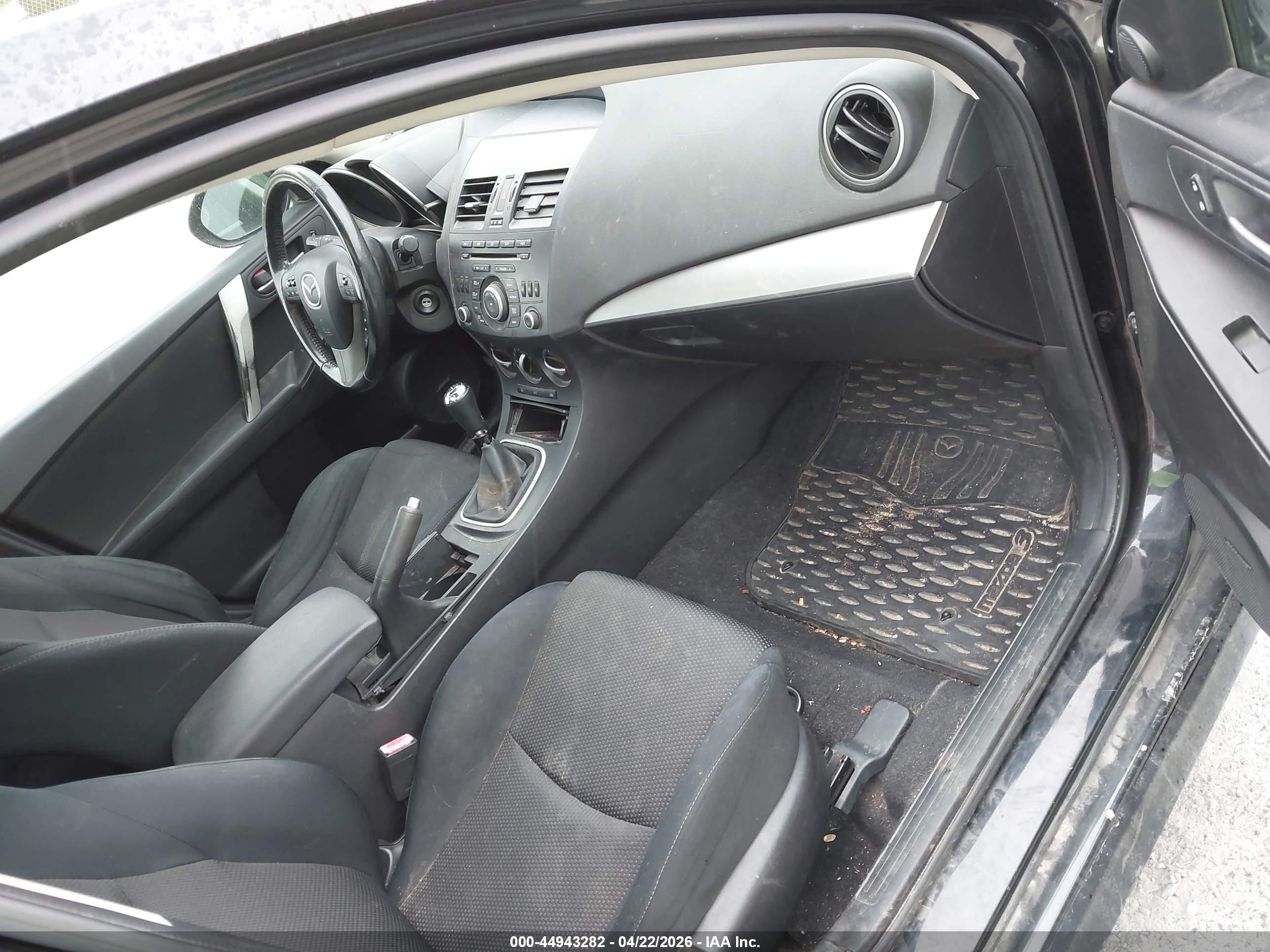 MAZDA MAZDA3 image 5