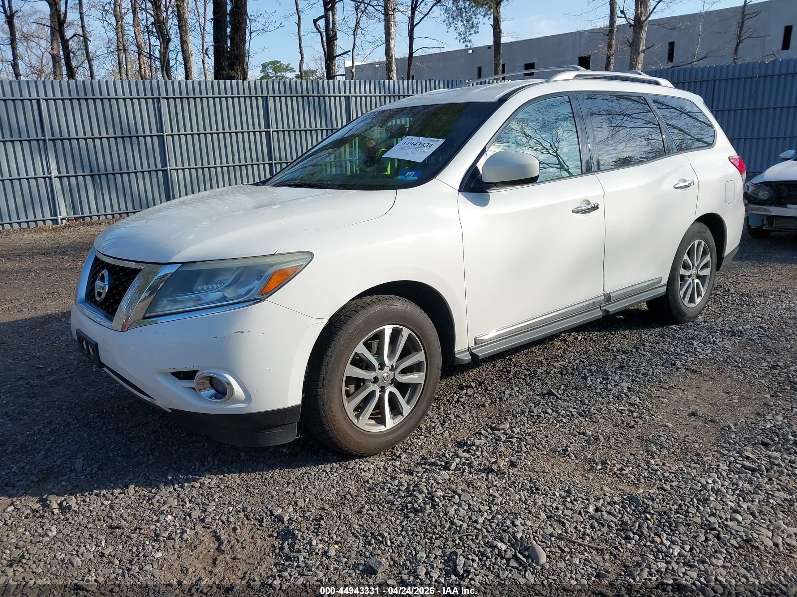 NISSAN PATHFINDER image 2