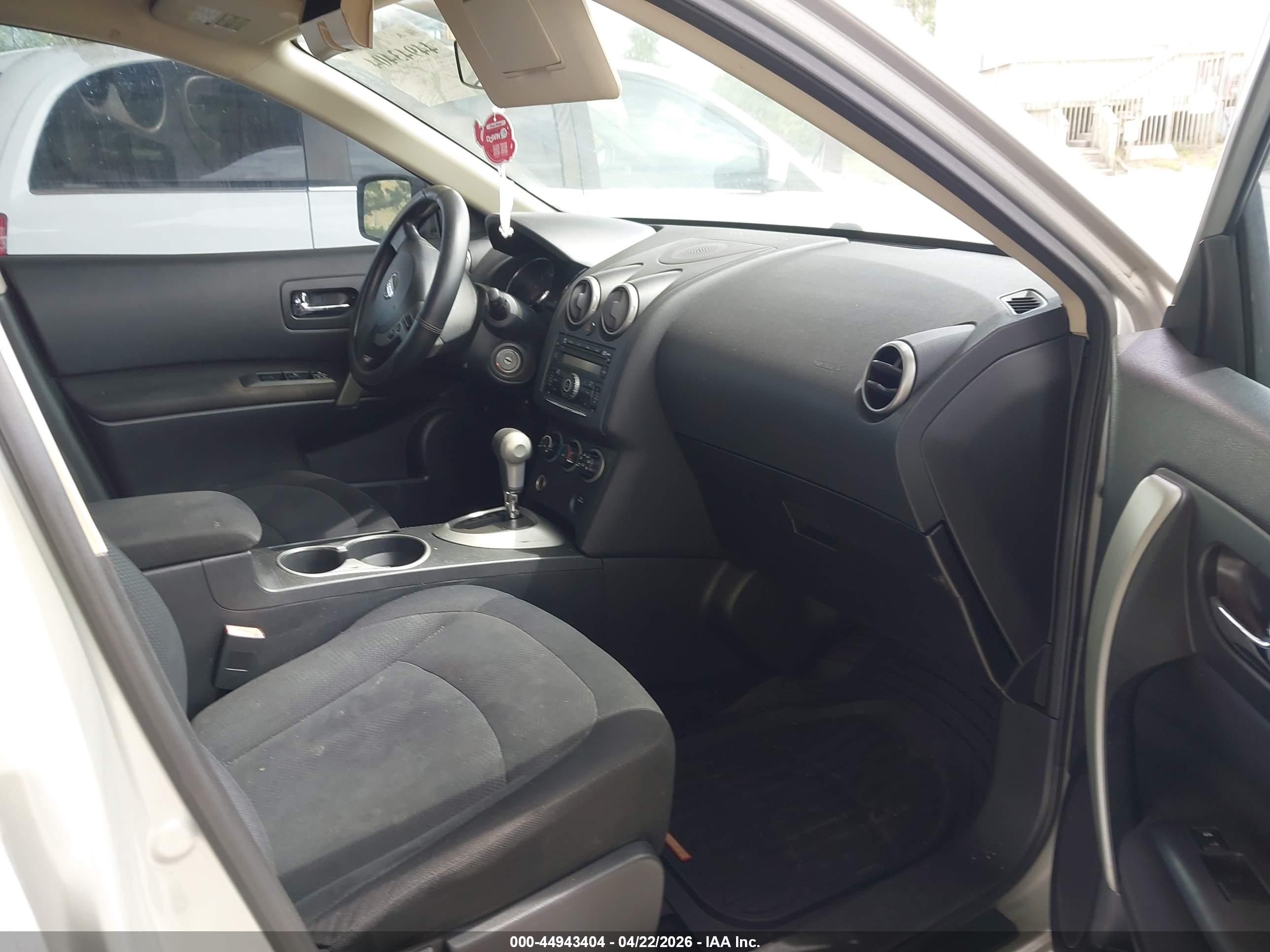 NISSAN ROGUE image 5