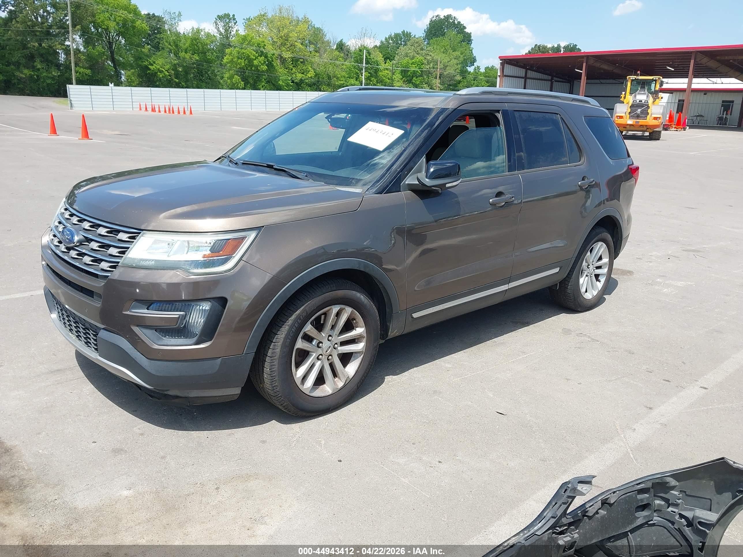FORD EXPLORER image 2