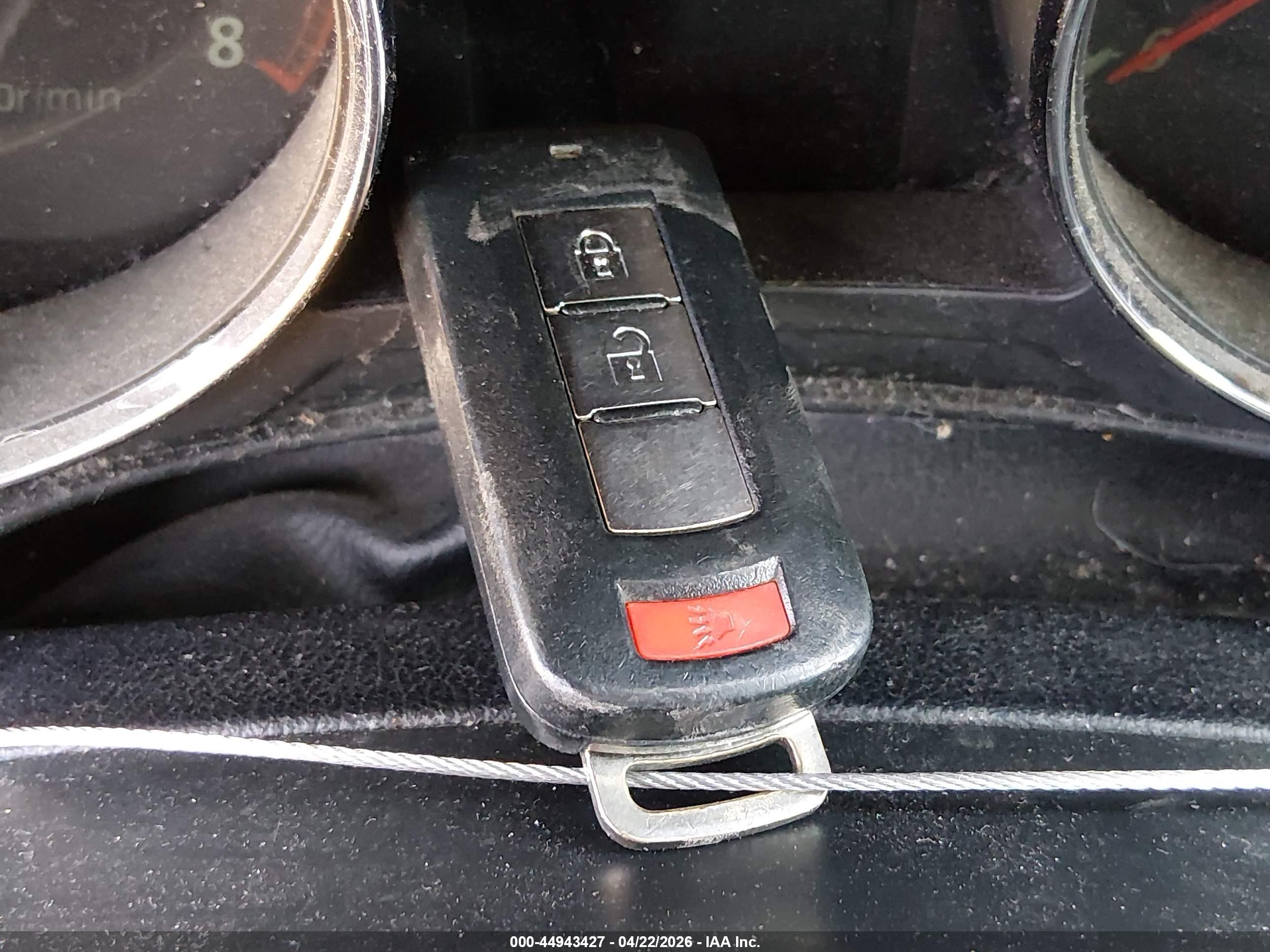 MITSUBISHI OUTLANDER image 11