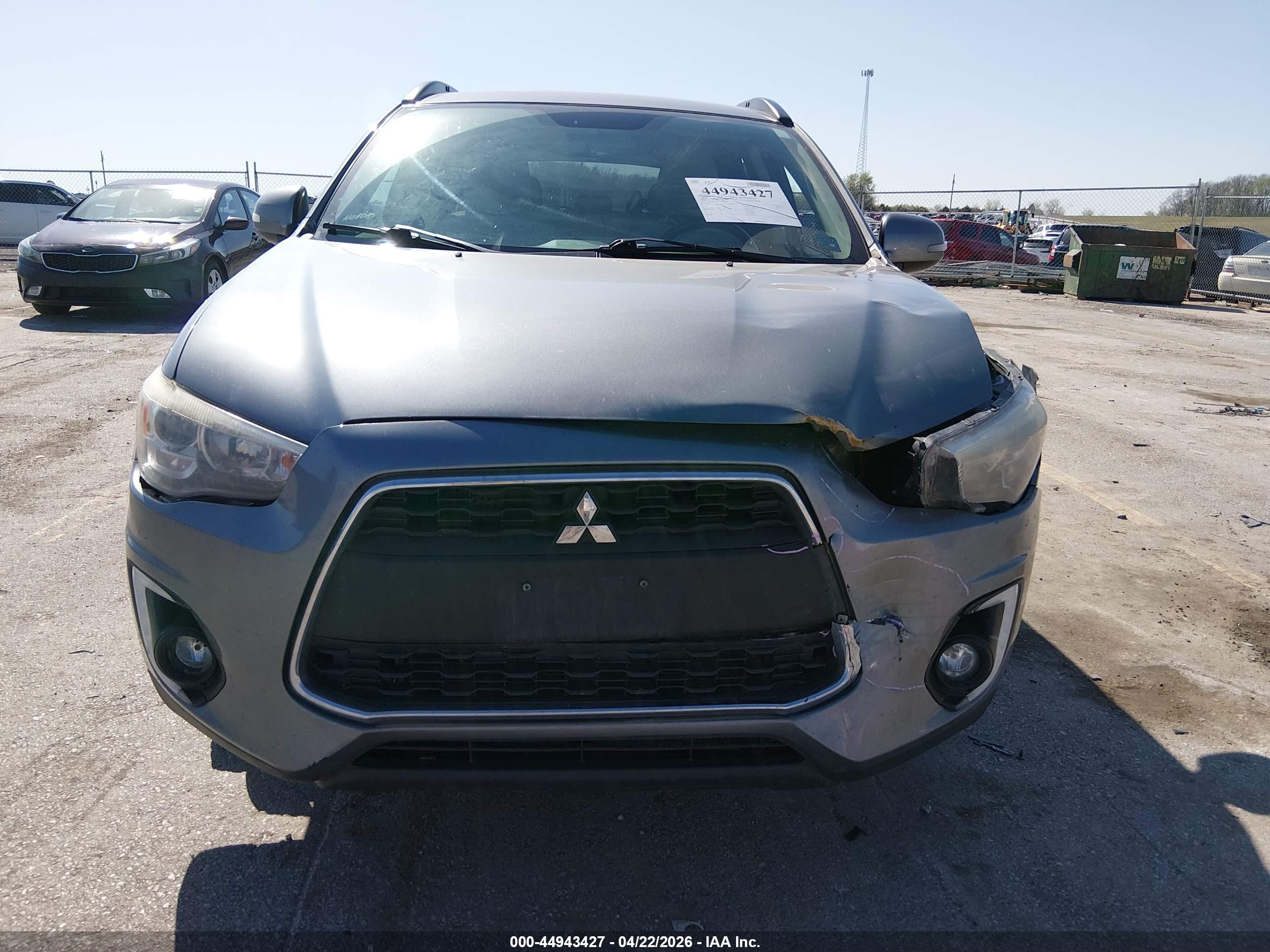MITSUBISHI OUTLANDER image 6