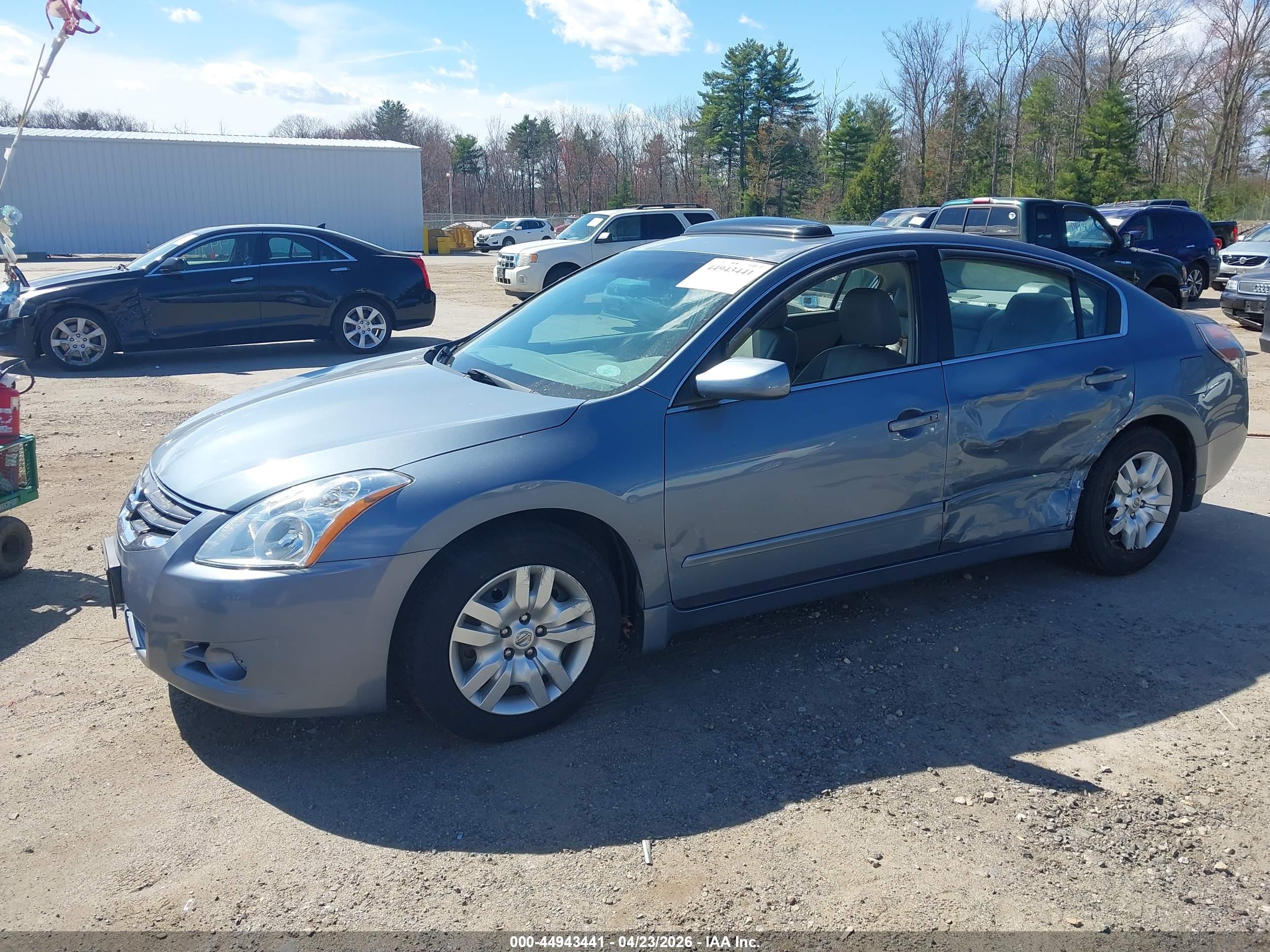 NISSAN ALTIMA image 2