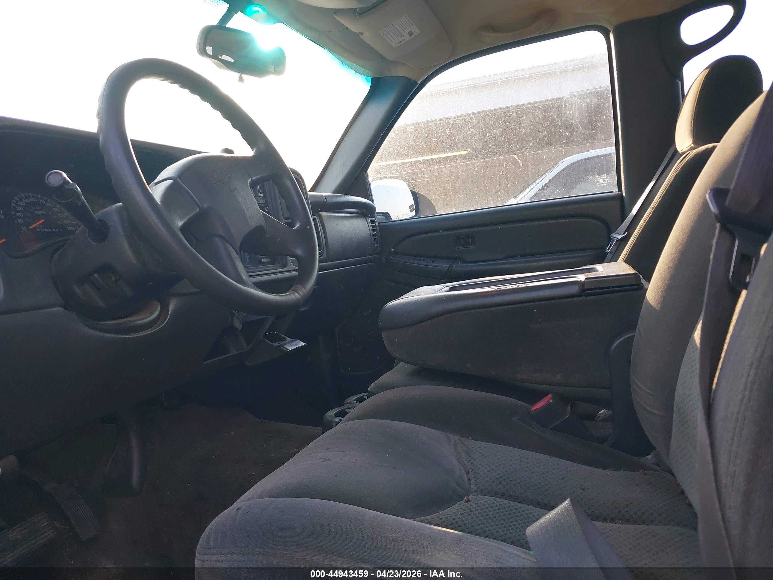 CHEVROLET SILVERADO image 5