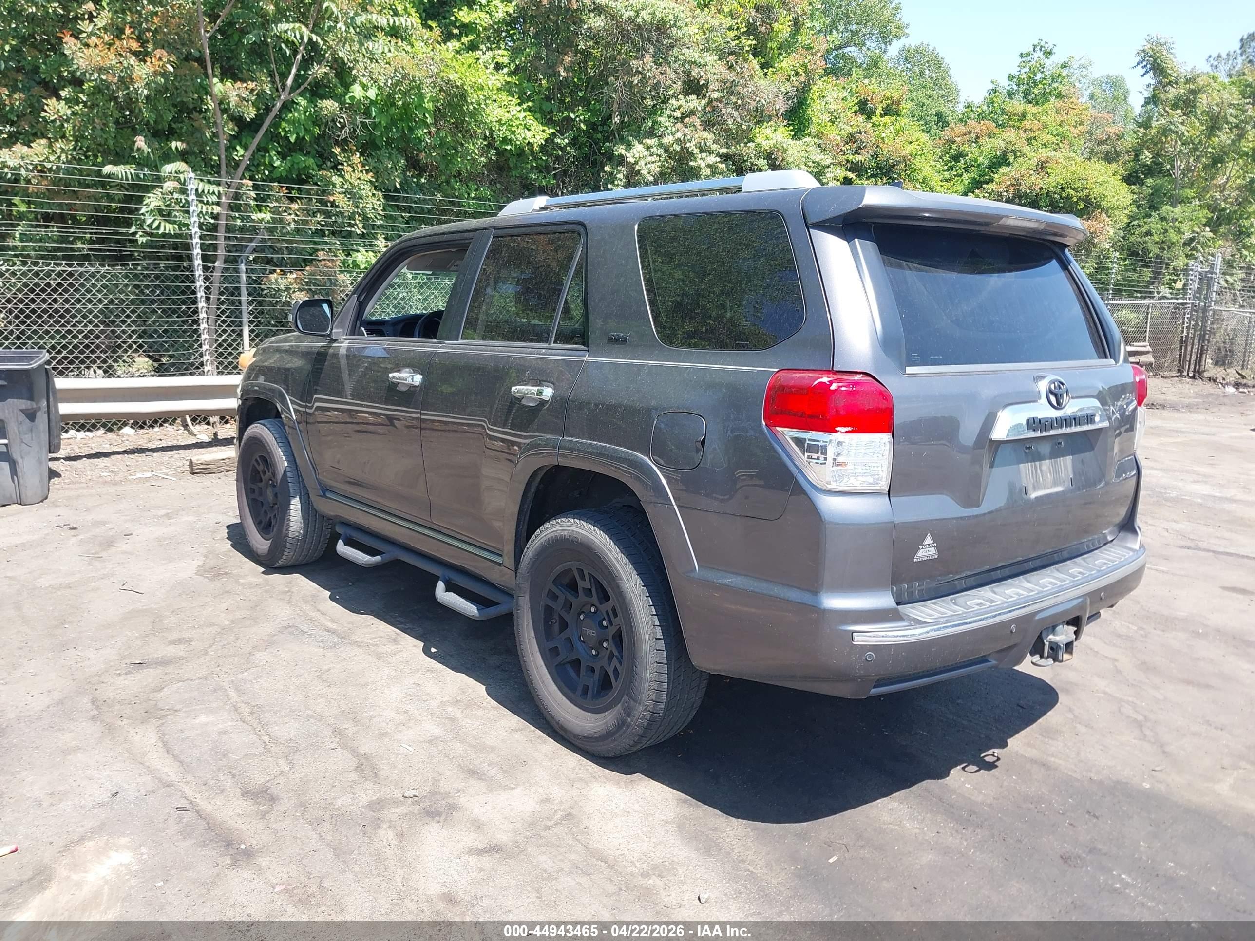TOYOTA 4RUNNER image 3
