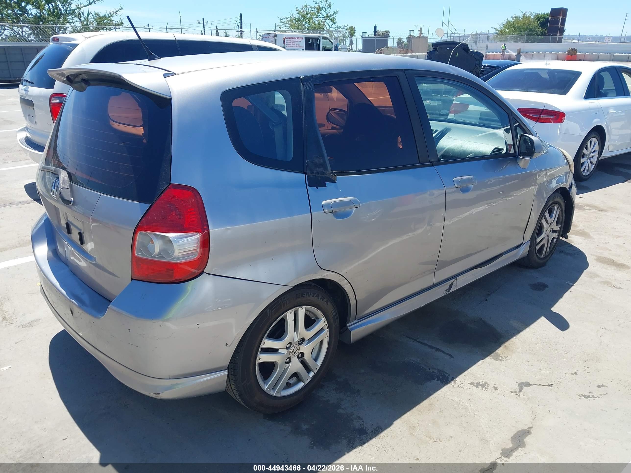 HONDA FIT image 4