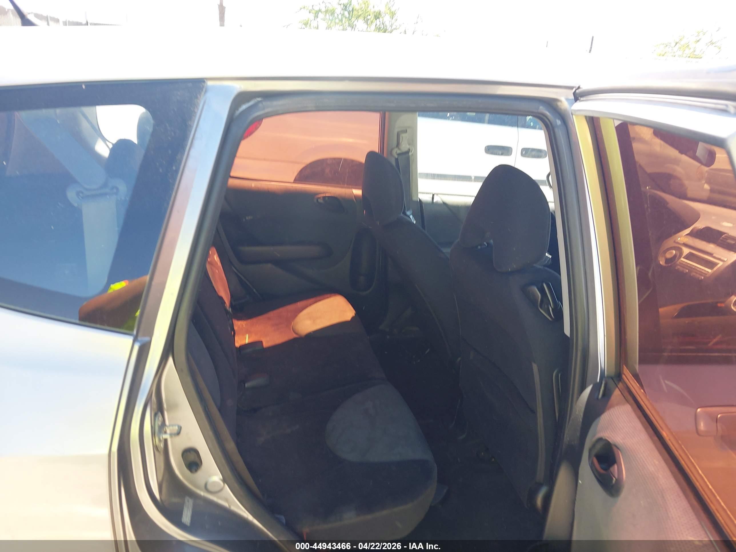 HONDA FIT image 8