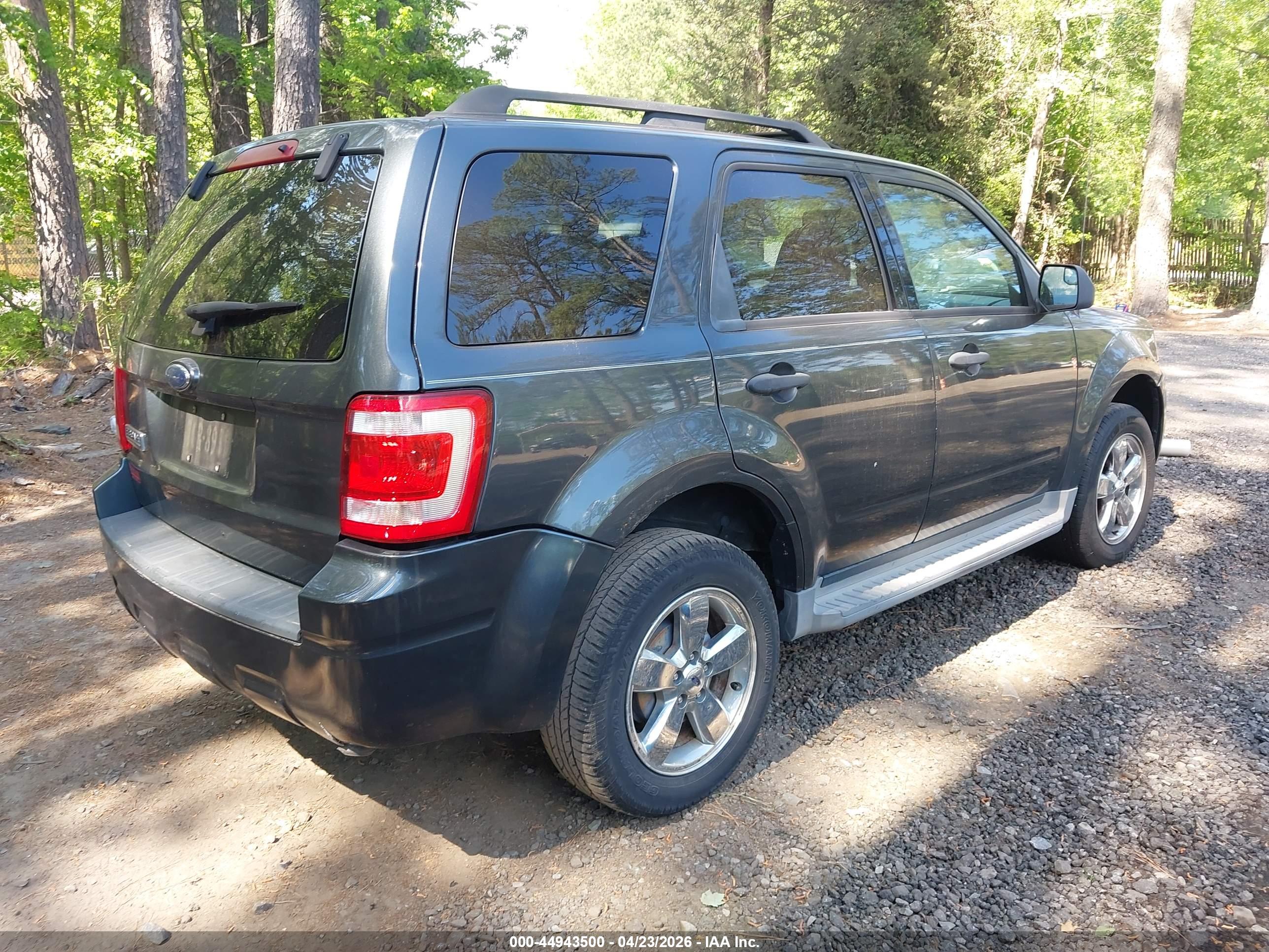 FORD ESCAPE image 4