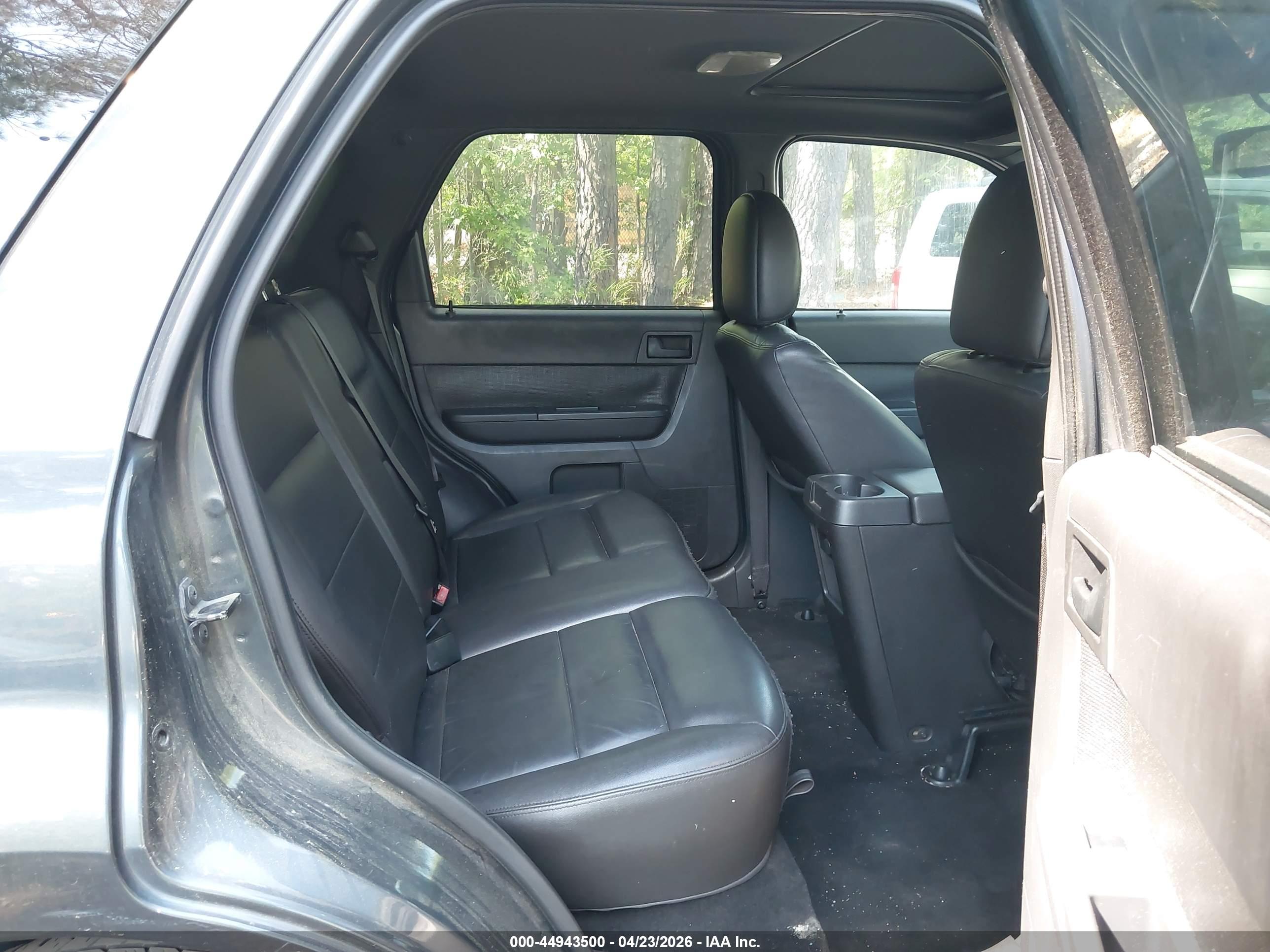 FORD ESCAPE image 8