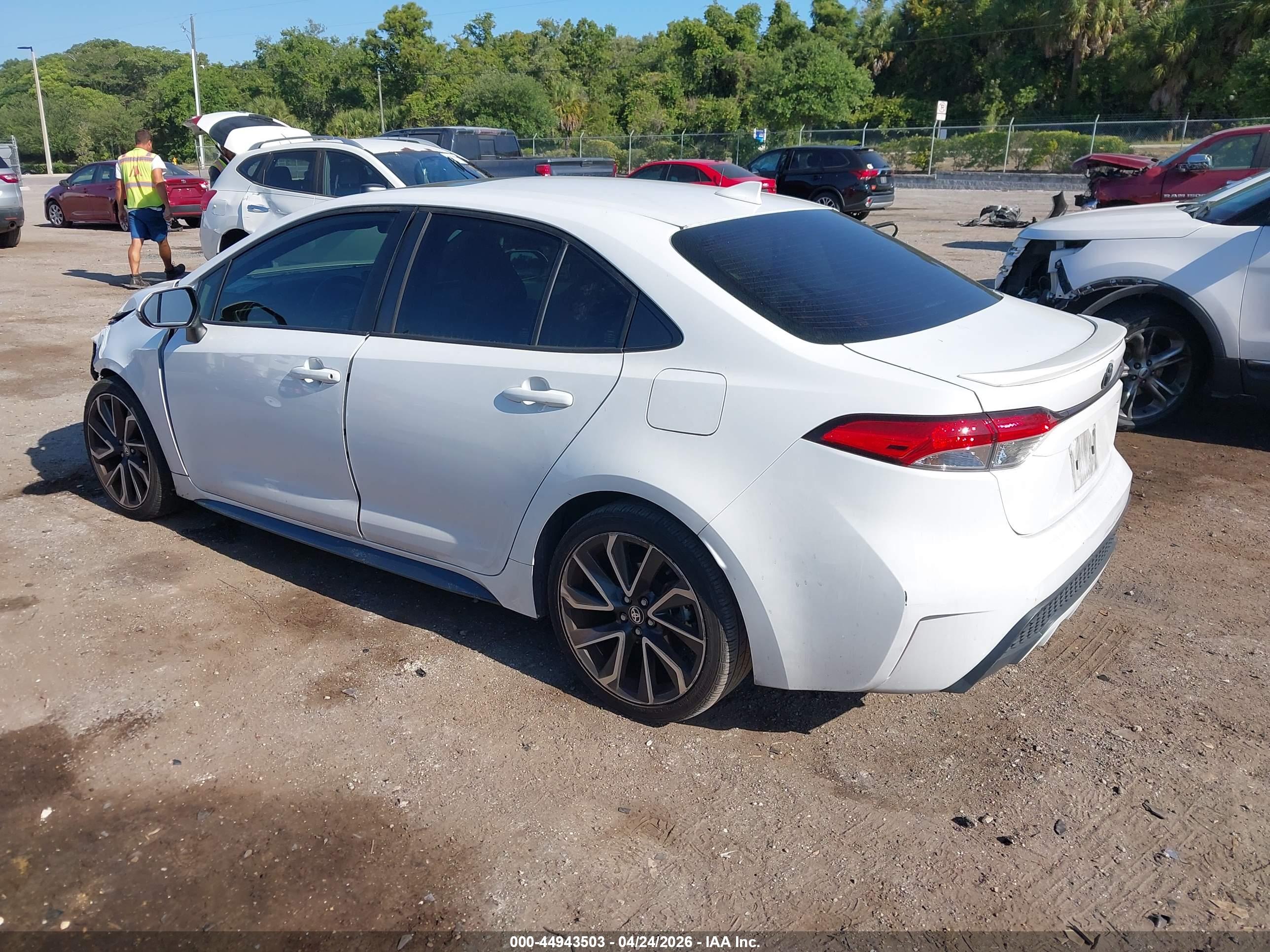TOYOTA COROLLA image 3