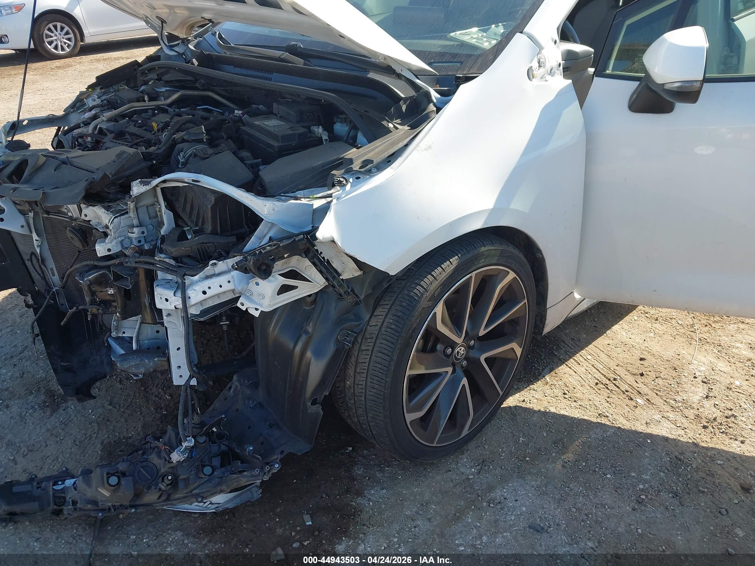 TOYOTA COROLLA image 6