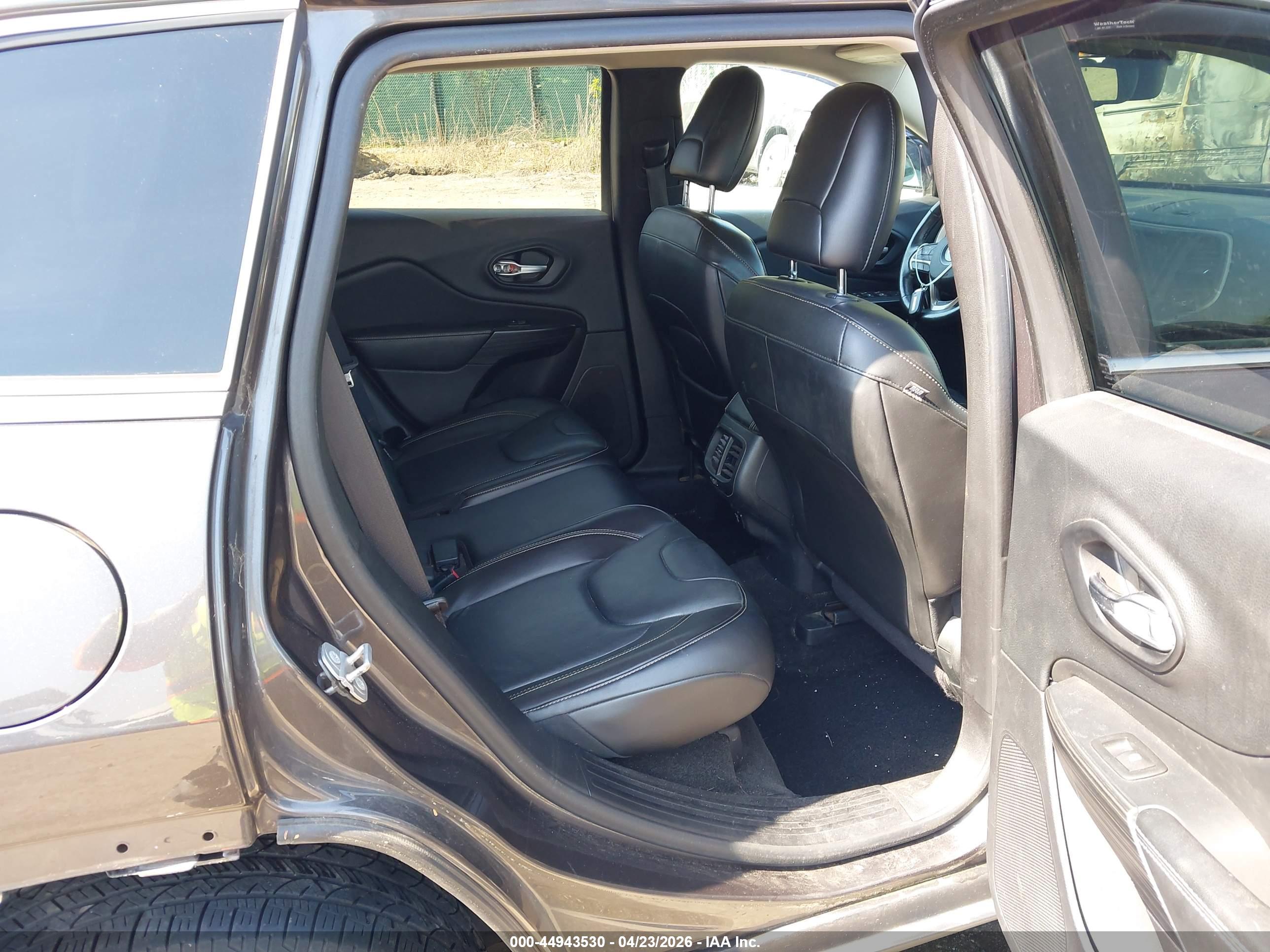 JEEP CHEROKEE image 8