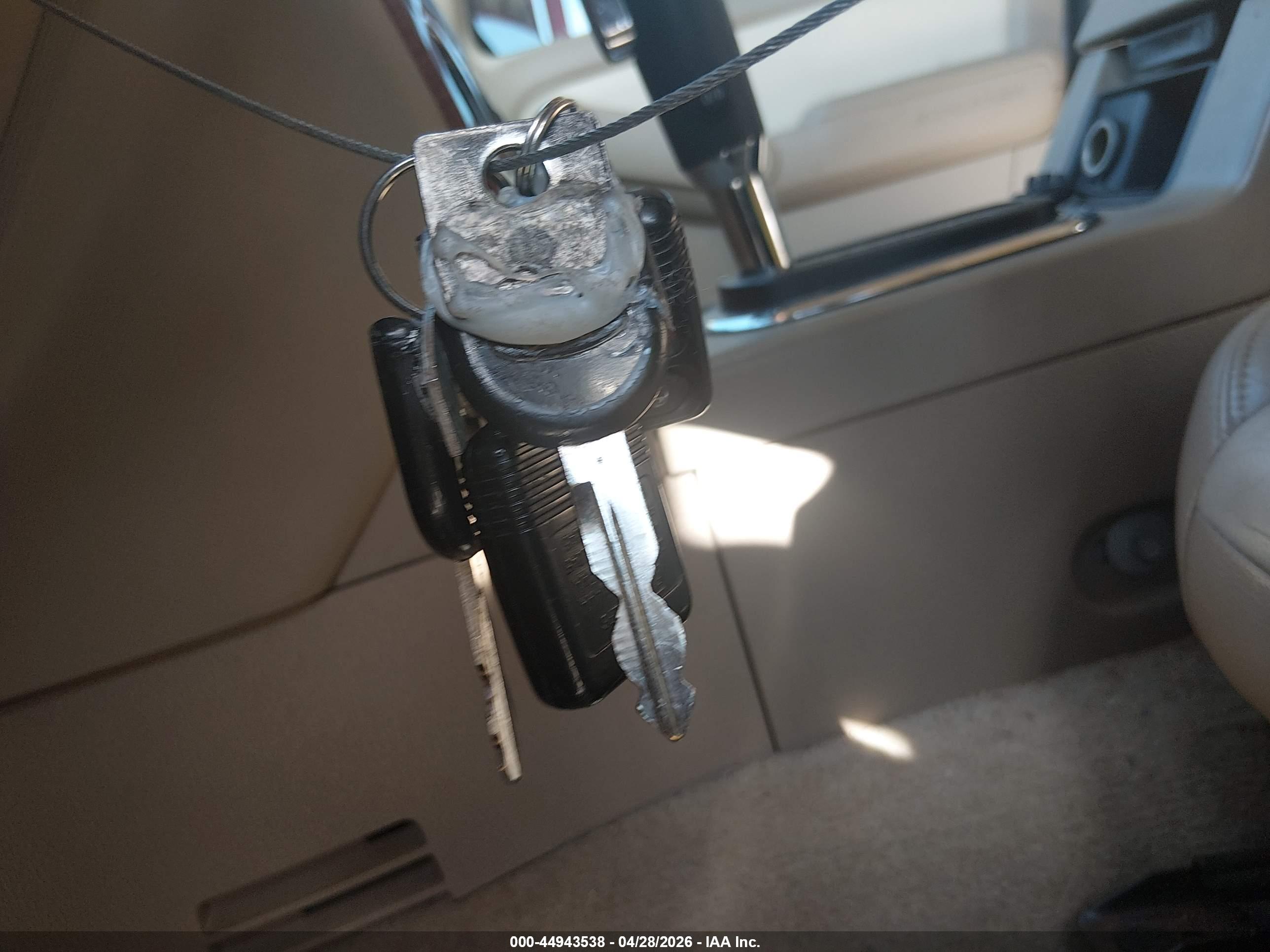 FORD EXPLORER image 11