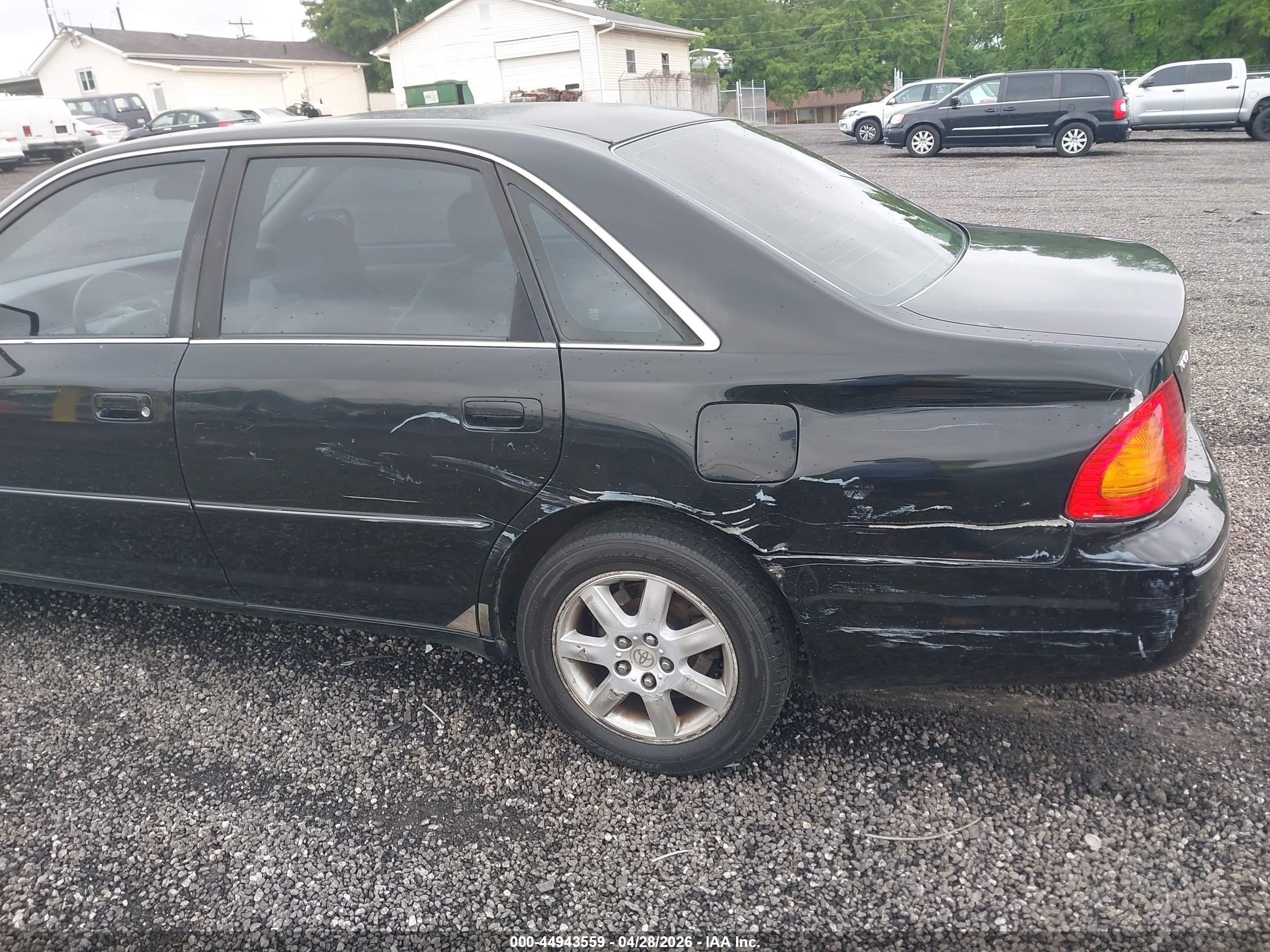 TOYOTA AVALON image 6