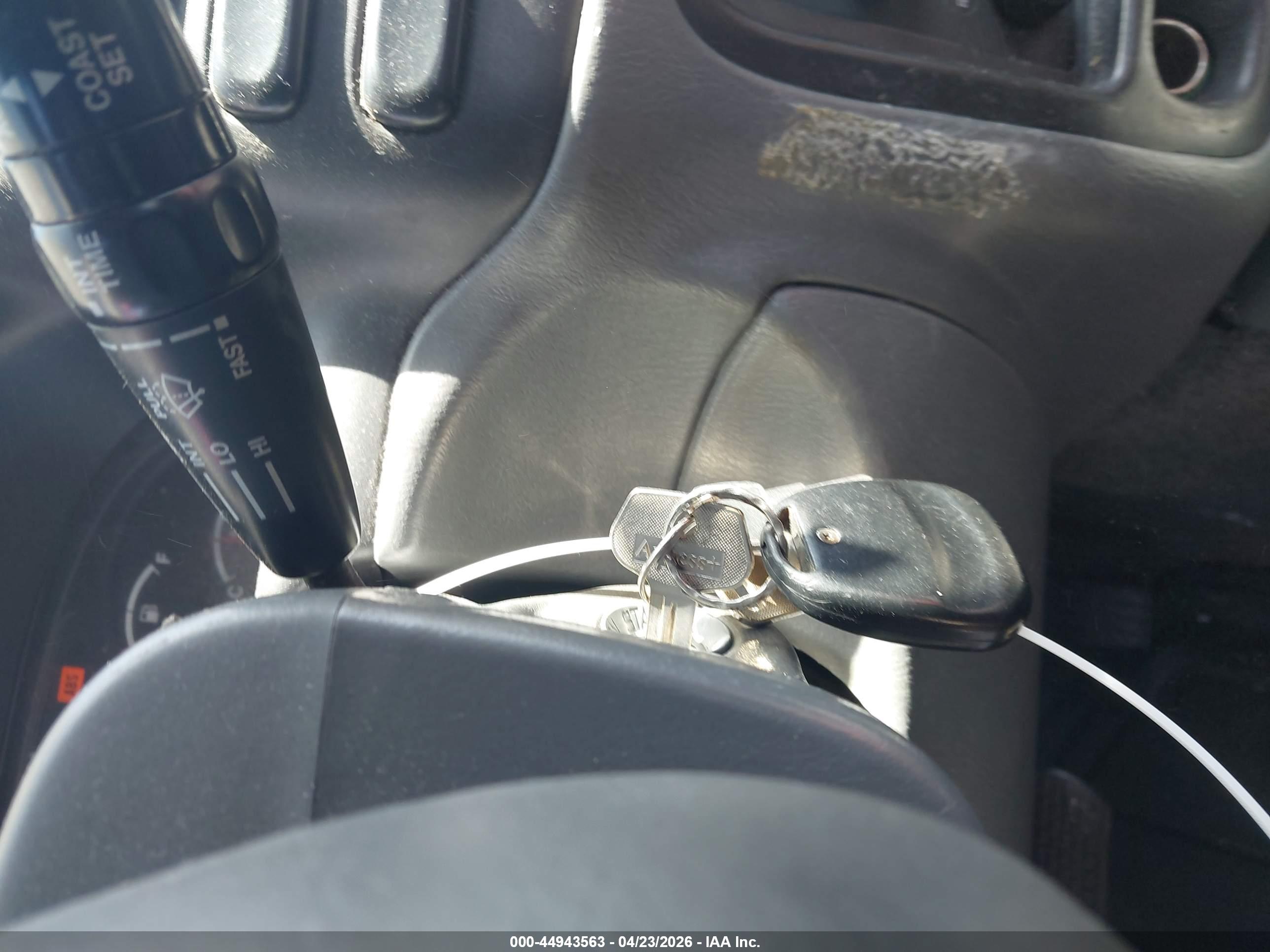 CHEVROLET TRACKER image 11