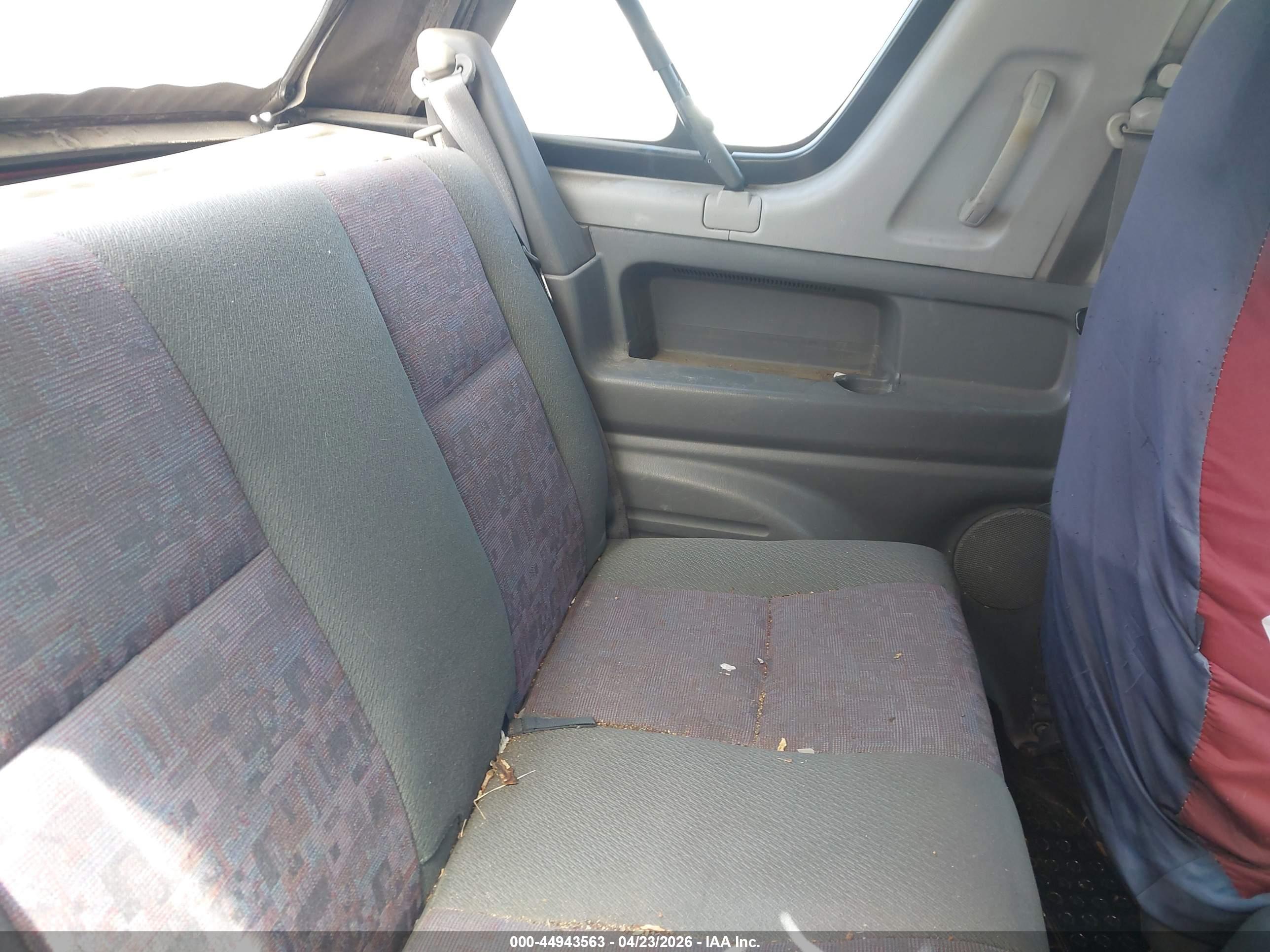 CHEVROLET TRACKER image 8