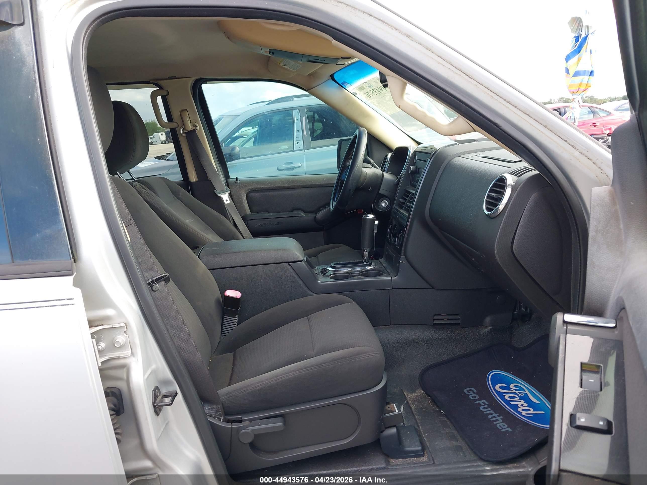 FORD EXPLORER image 5