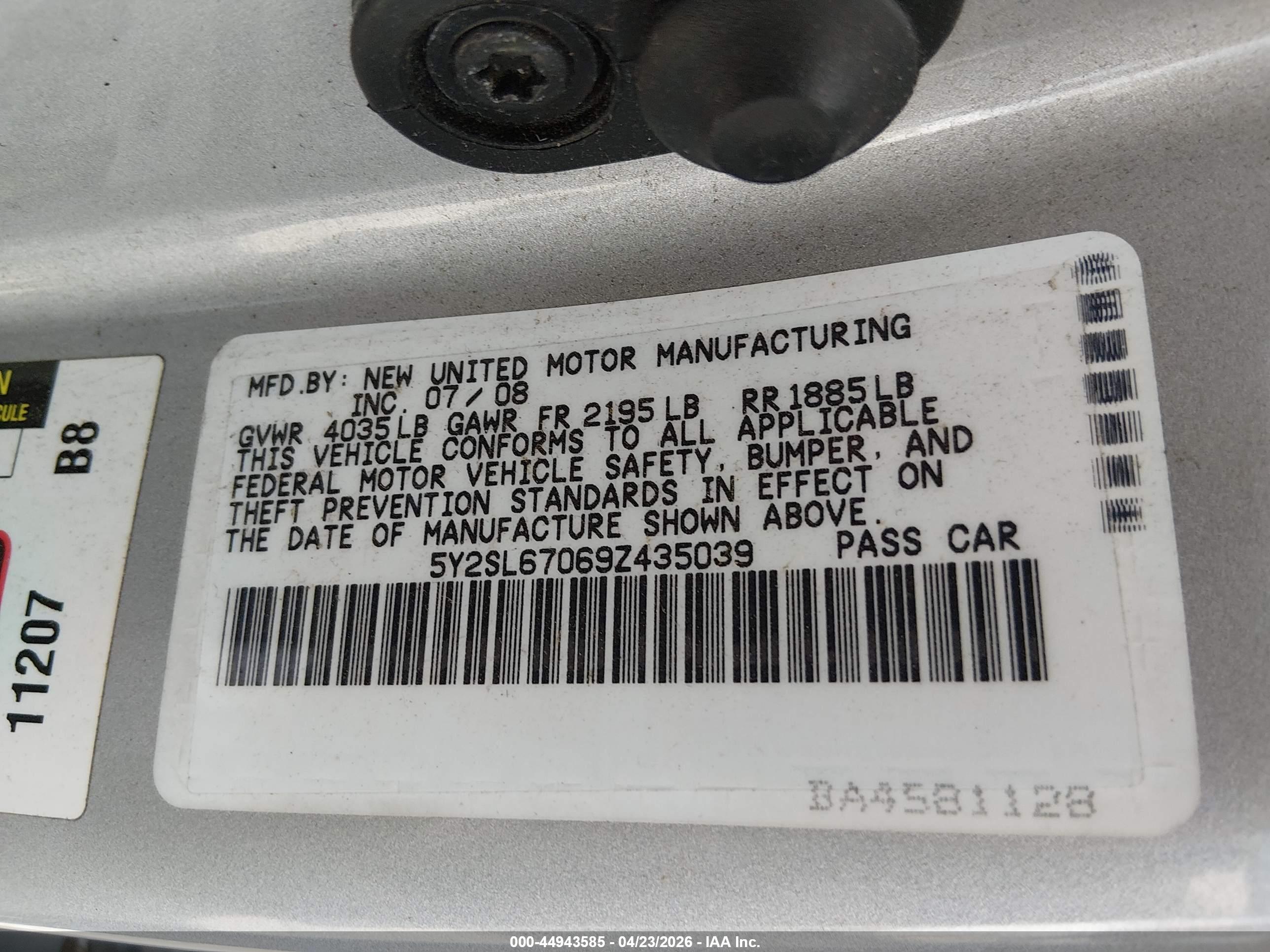 PONTIAC VIBE image 9