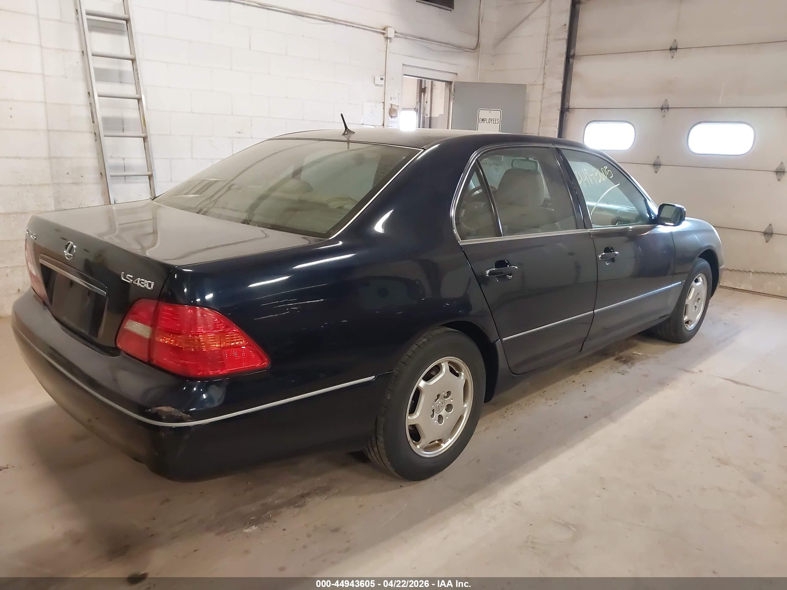 LEXUS LS image 4