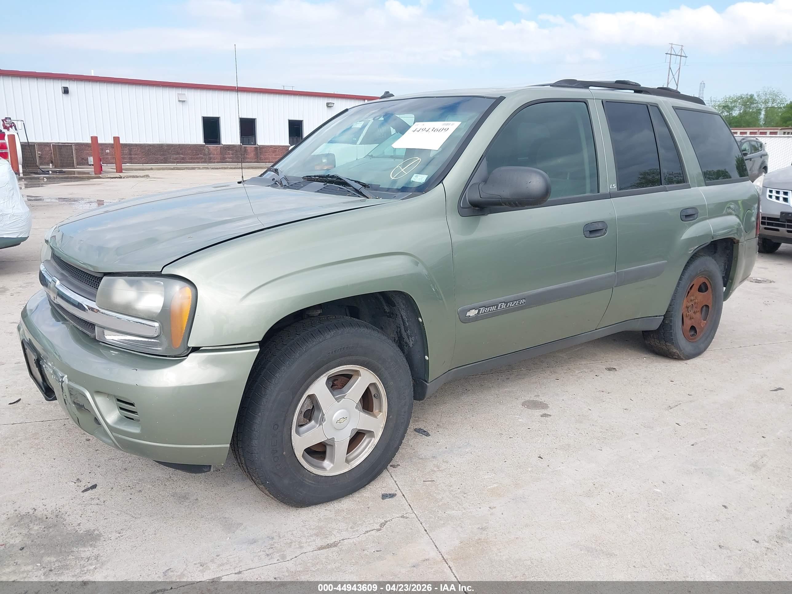 CHEVROLET TRAILBLAZER image 2