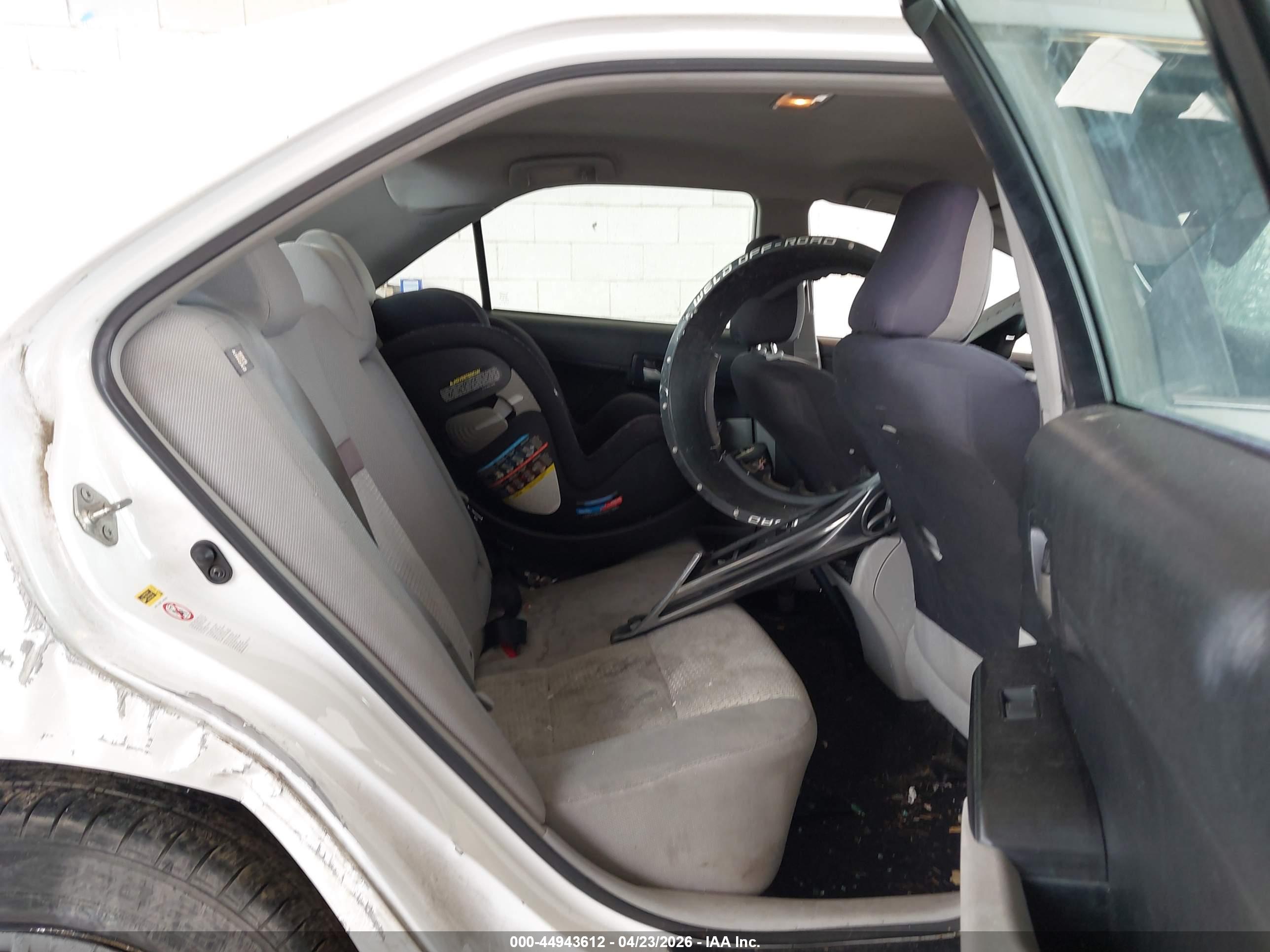 TOYOTA CAMRY image 8