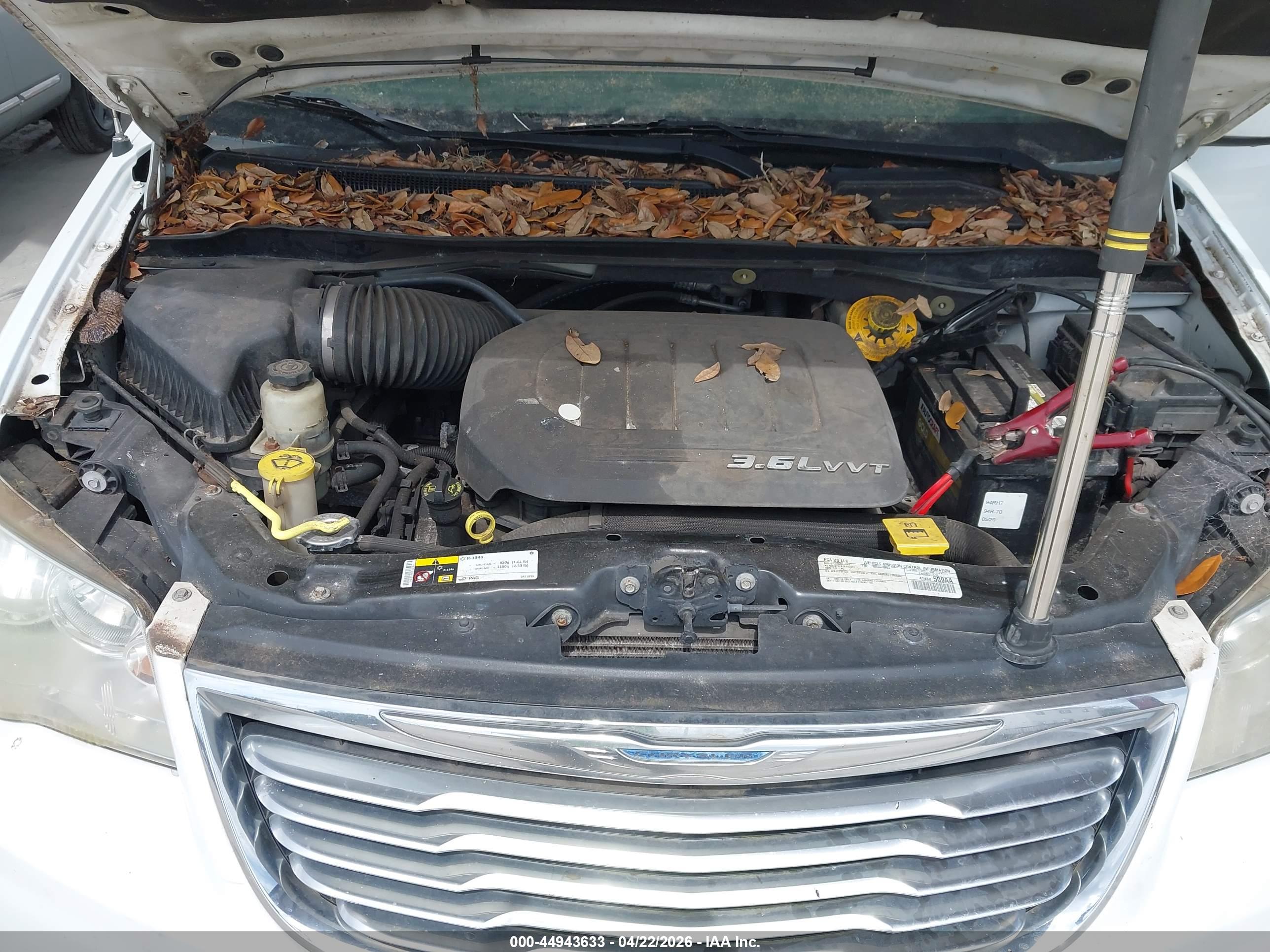 CHRYSLER TOWN image 10