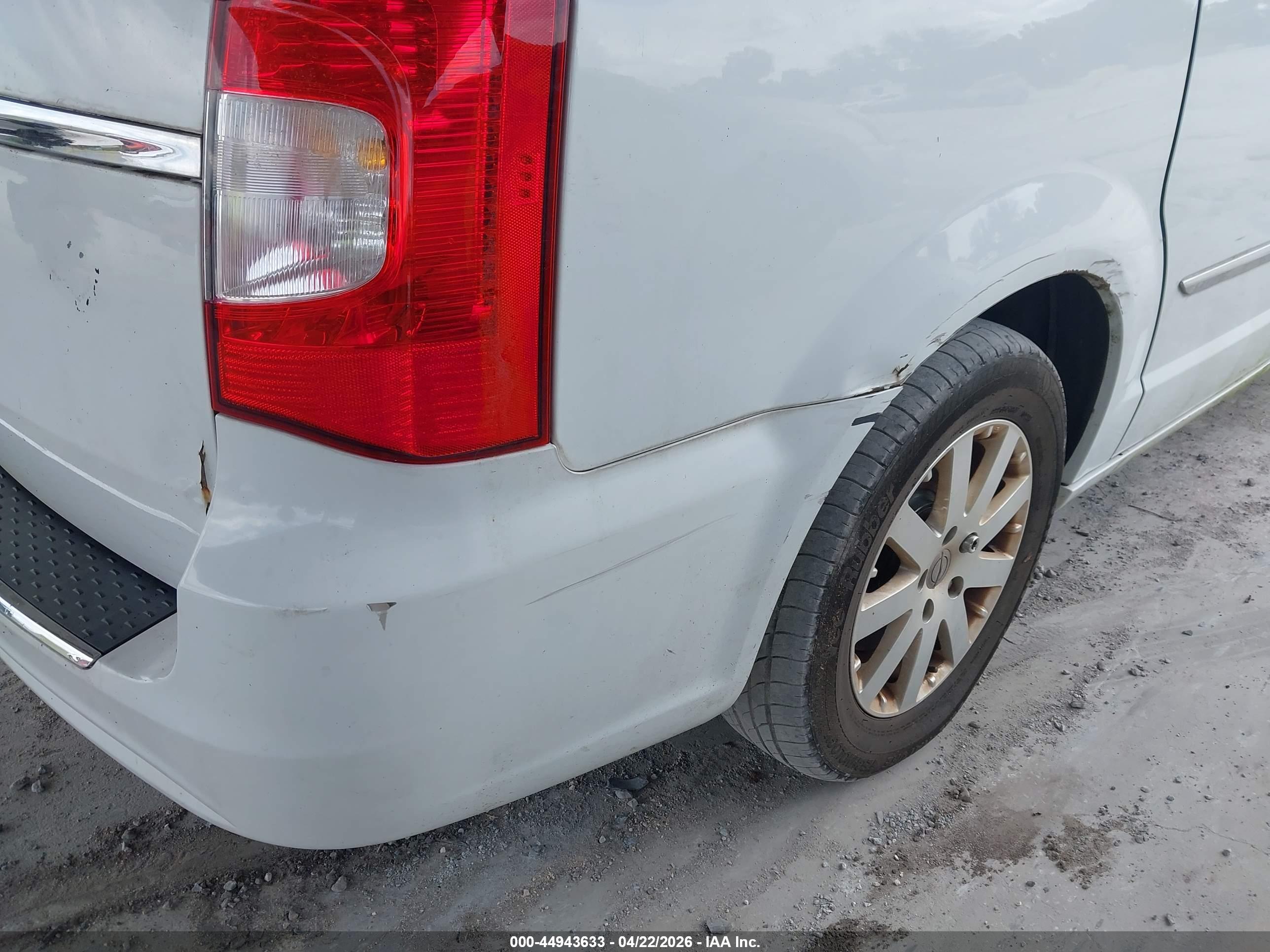 CHRYSLER TOWN image 6