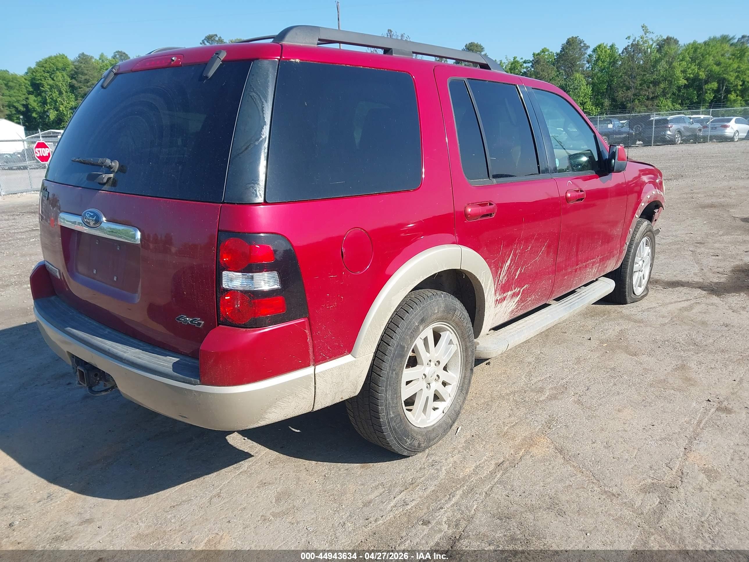 FORD EXPLORER image 4