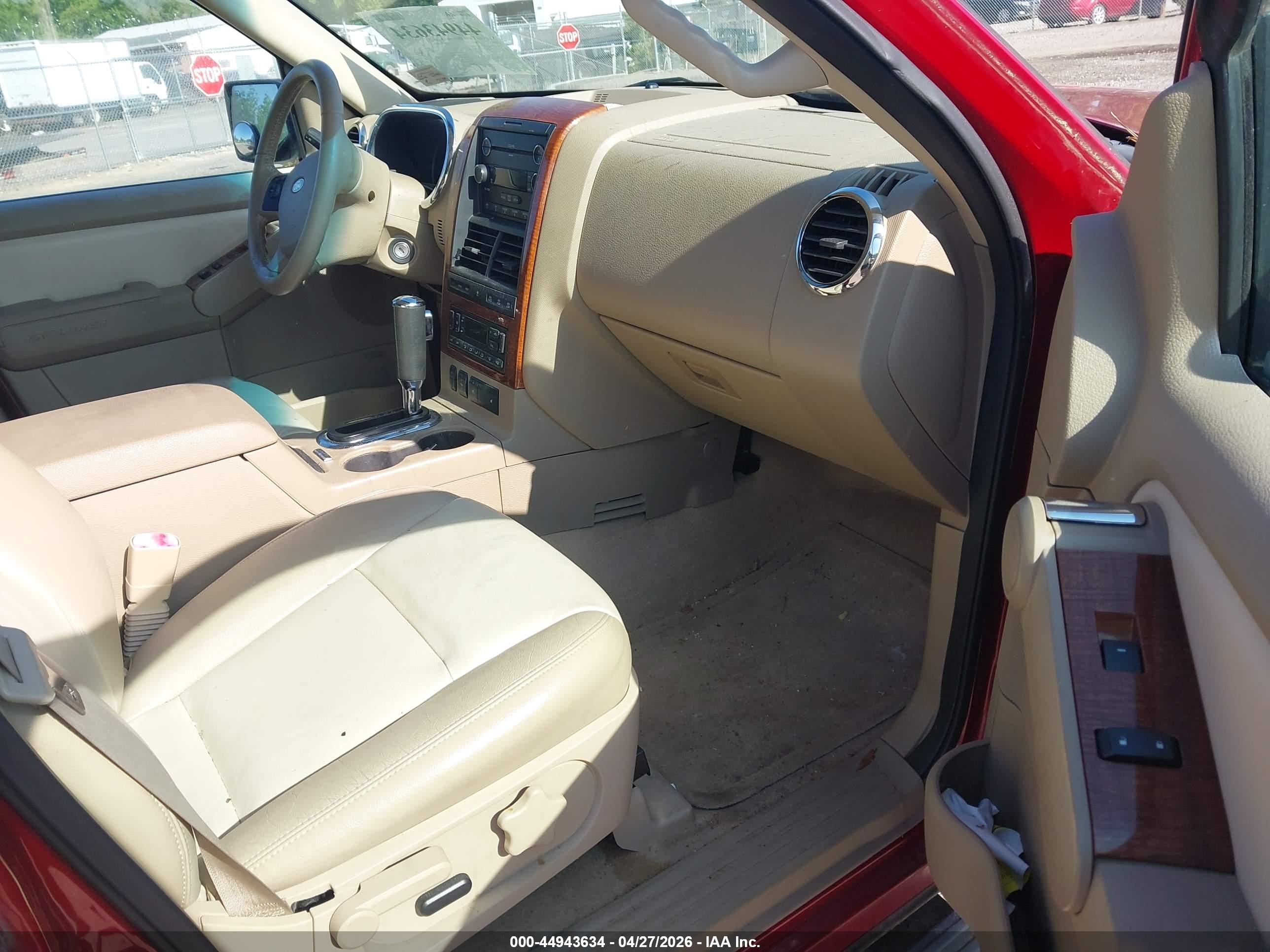 FORD EXPLORER image 5